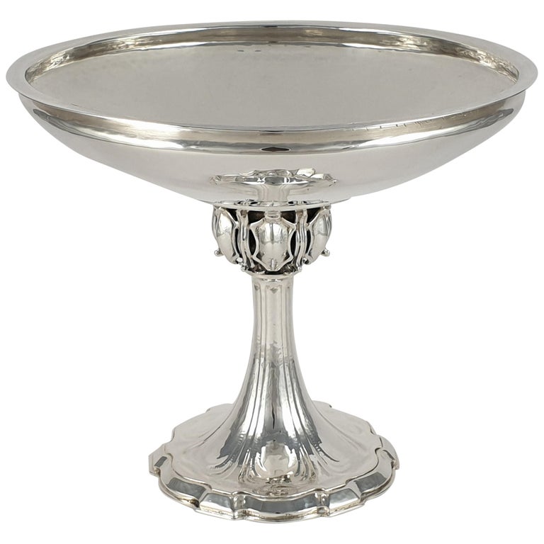 Arts & Crafts Sterling Silver Tazza, Omar Ramsden, London, 1926 For Sale