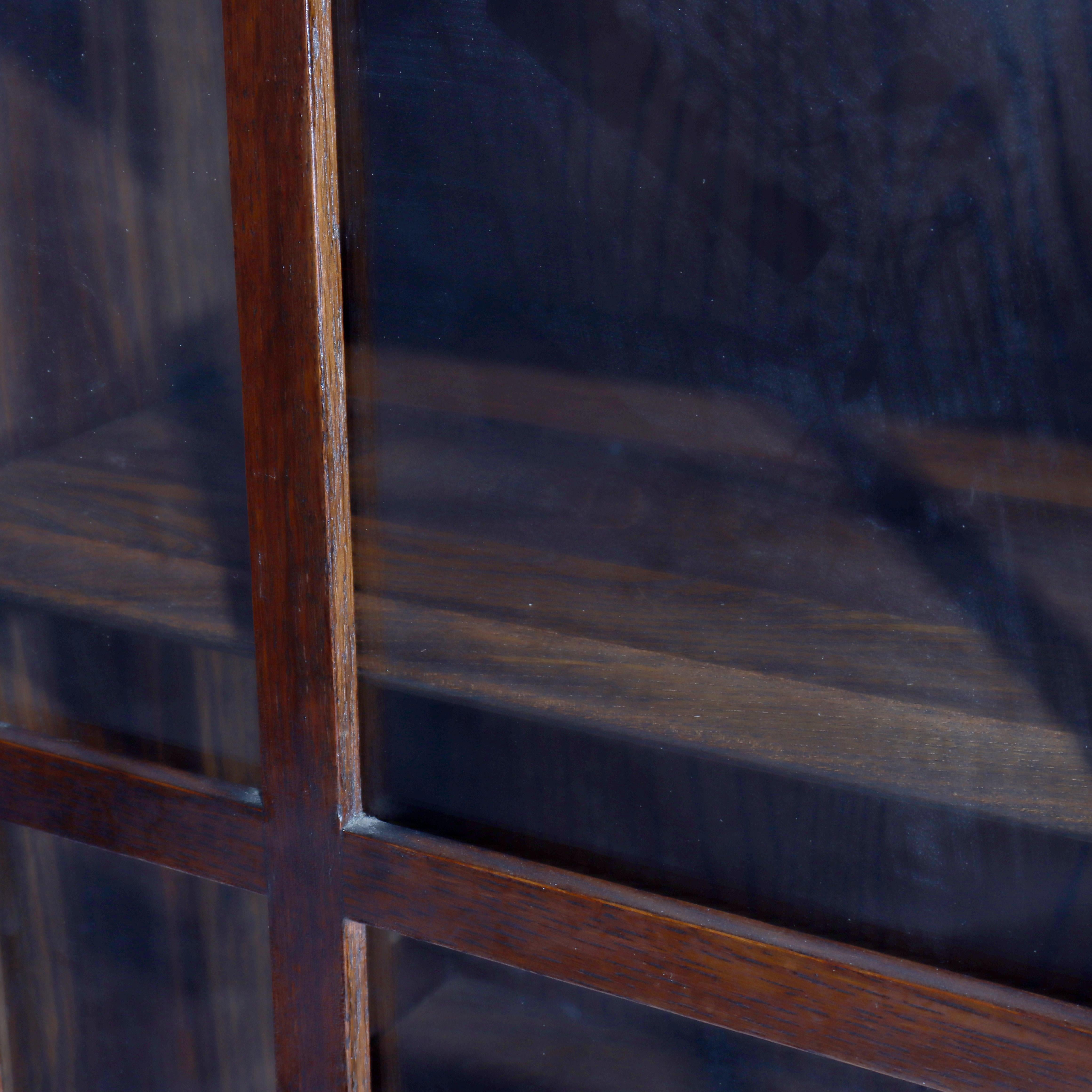 Arts & Crafts Stickley School Double Door Oak Bookcase C1920 en vente 4