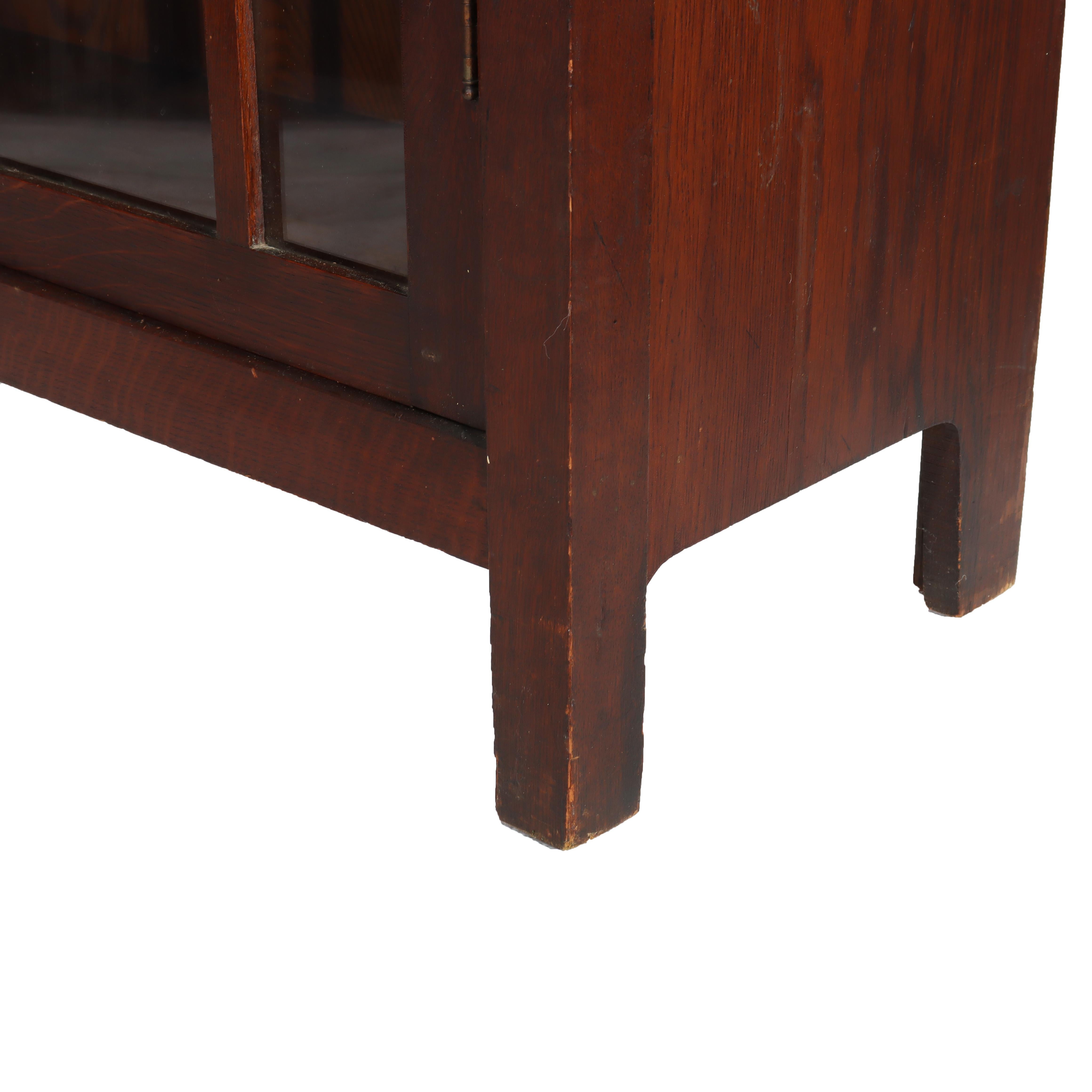 Chêne Arts & Crafts Stickley School Double Door Oak Bookcase C1920 en vente