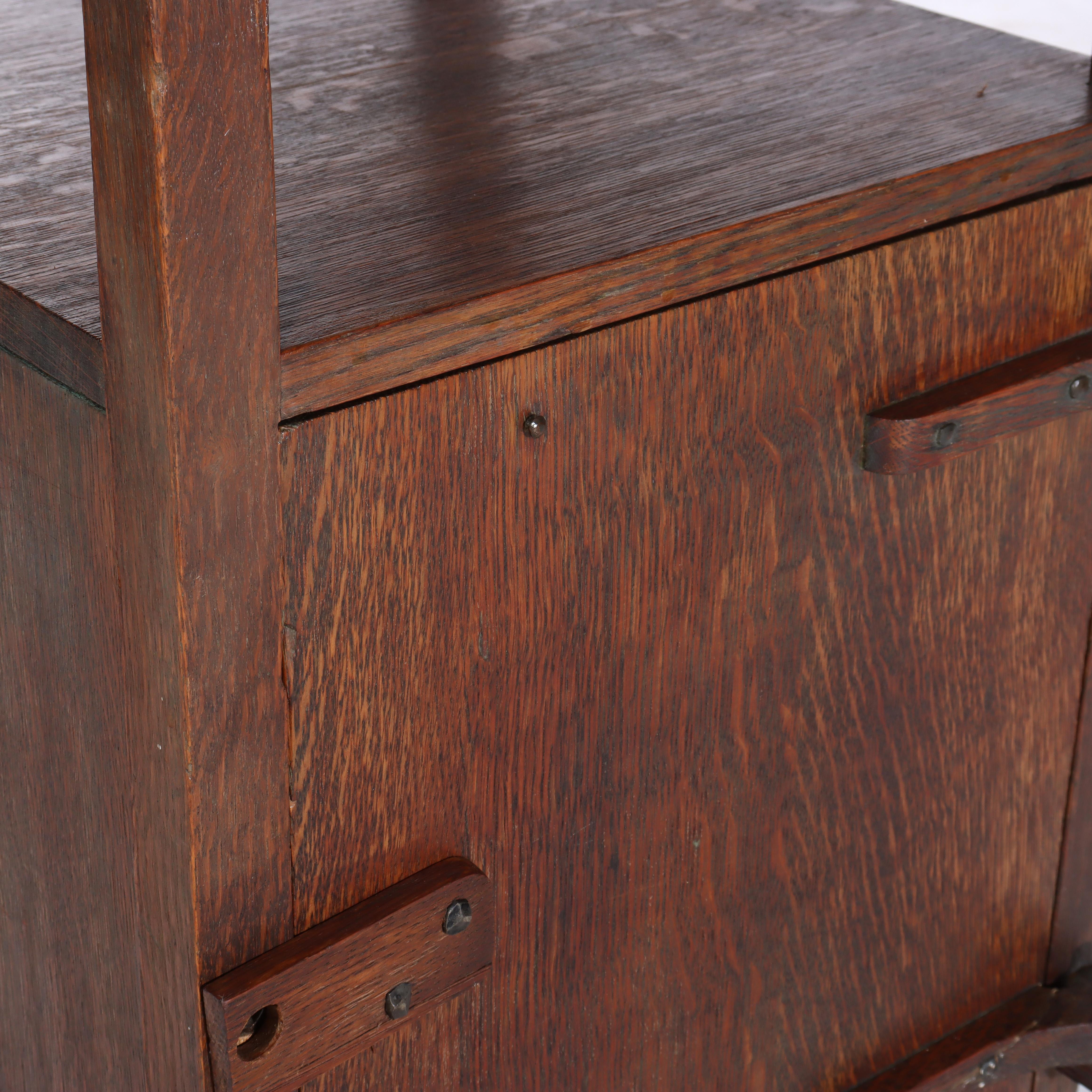 Cellaretta in quercia della scuola Stickley Arti e Mestieri C1920 in vendita 7