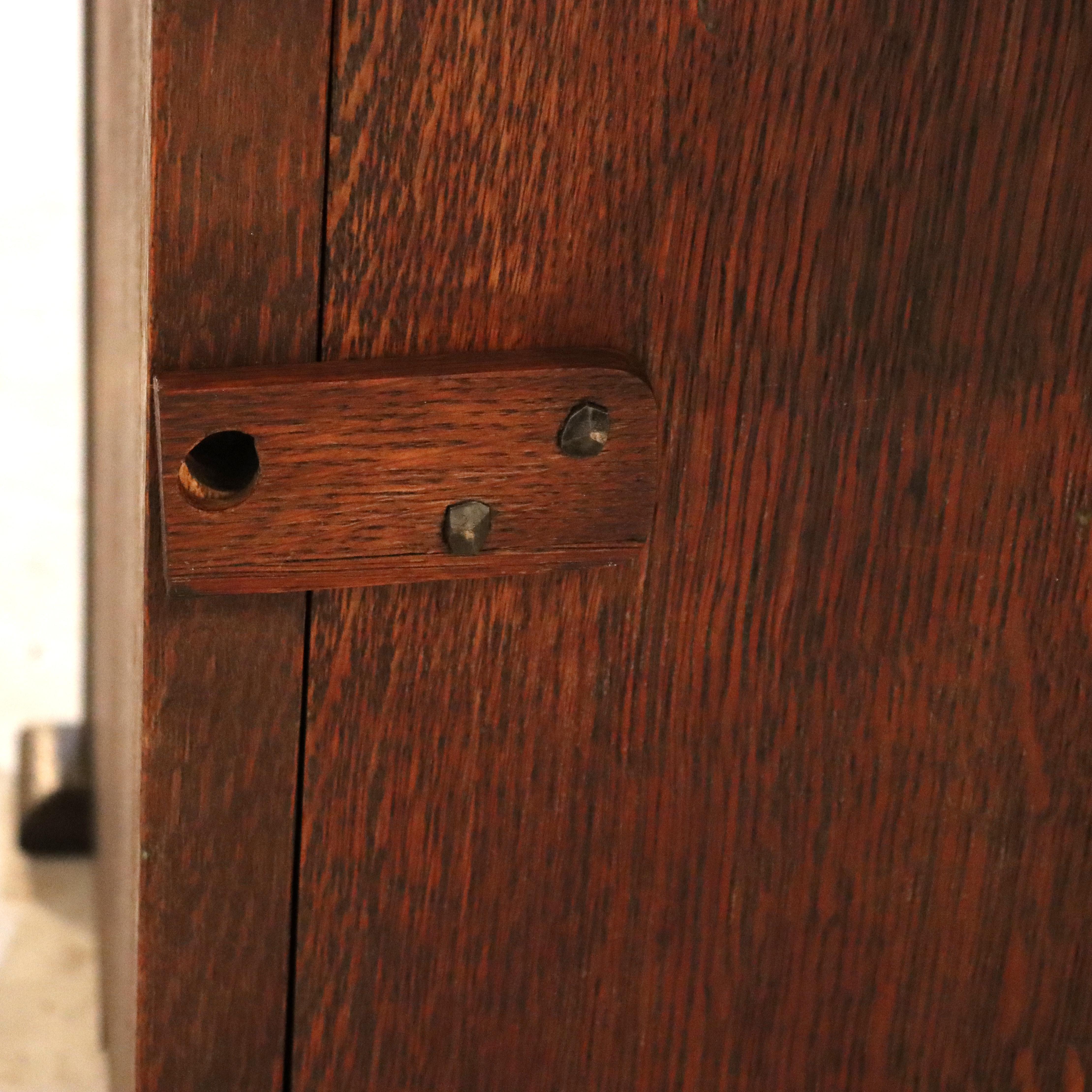 Cellaretta in quercia della scuola Stickley Arti e Mestieri C1920 in vendita 10