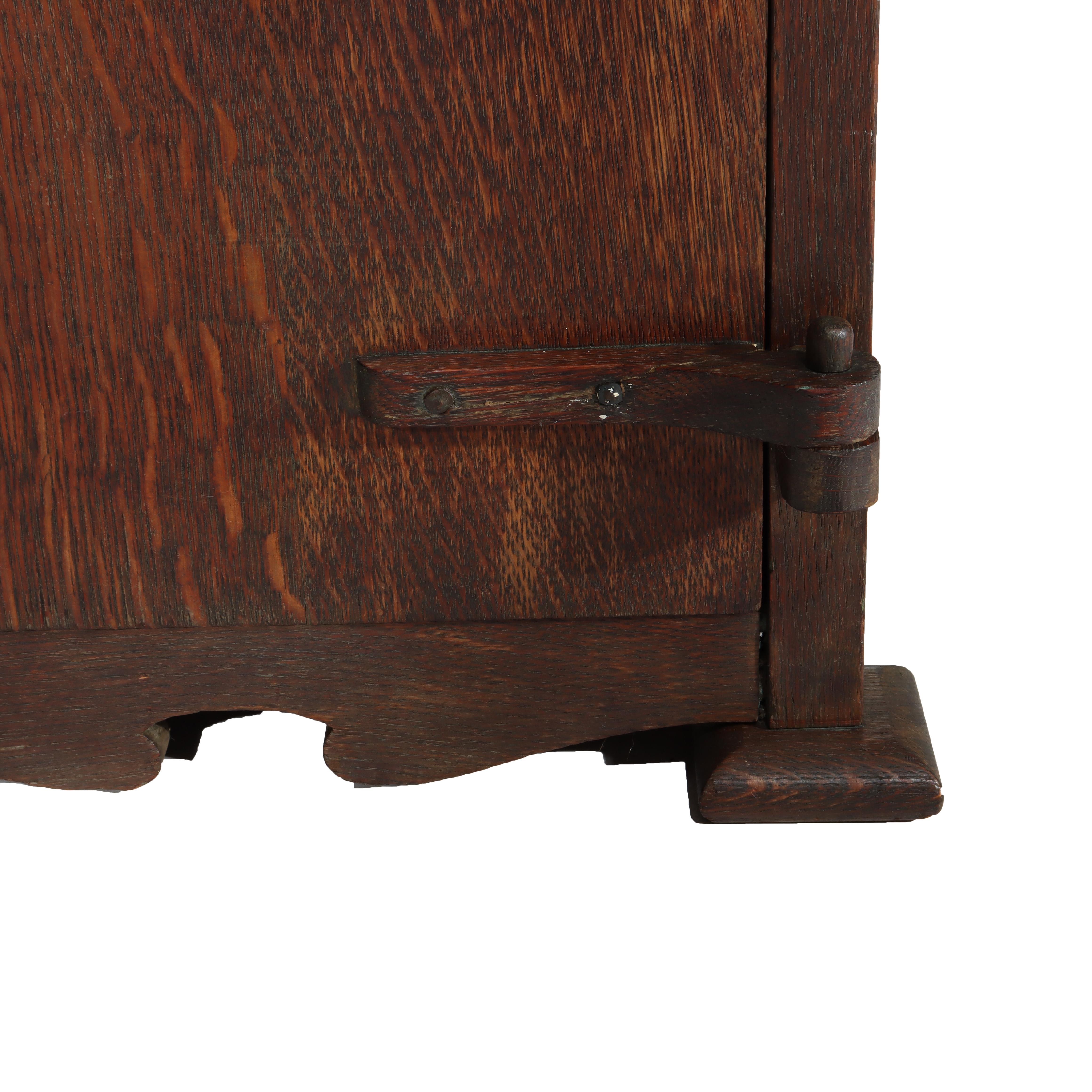 Cellaretta in quercia della scuola Stickley Arti e Mestieri C1920 in vendita 2