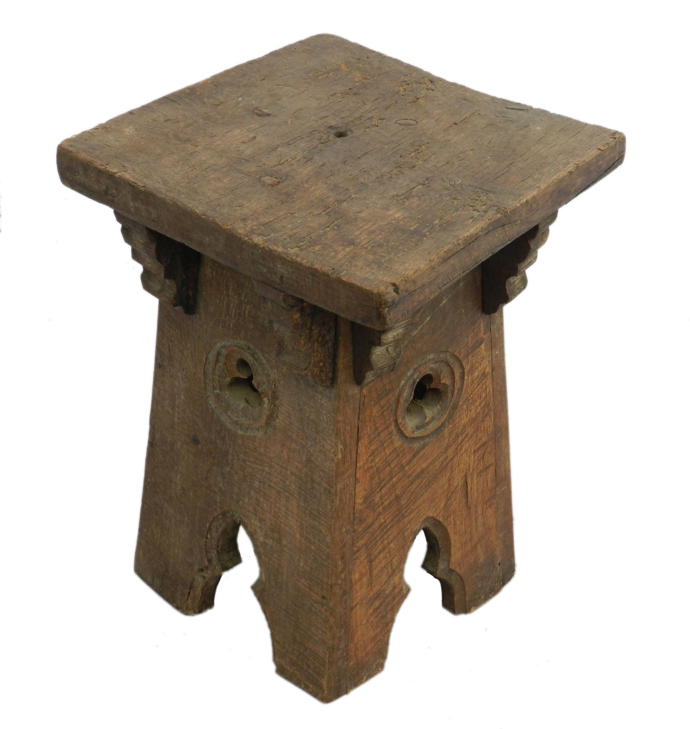 Arts and Crafts Tabouret Arts & Crafts Brutalist Gothic Rev French Country House c1910  en vente