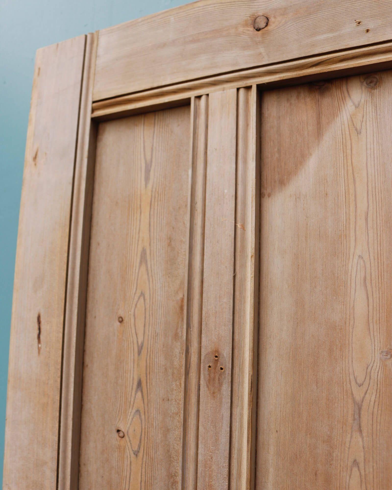 Arts and Crafts gestreifte Kiefernholztüren mit Innentüren (6 verfügbar) im Zustand „Relativ gut“ im Angebot in Wormelow, Herefordshire