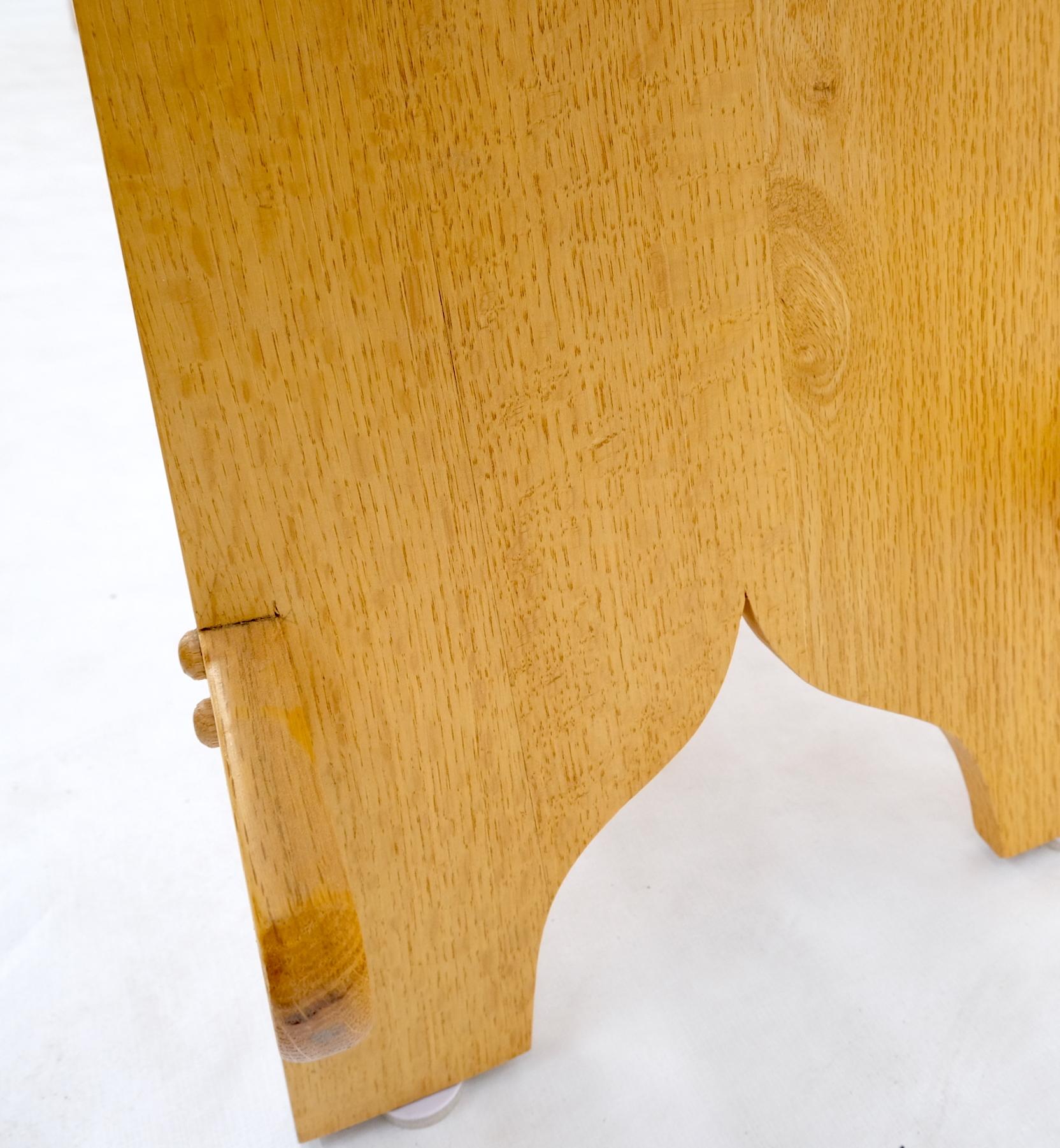 Arts & Crafts Studio Made Long Oak Bench In Good Condition For Sale In Rockaway, NJ