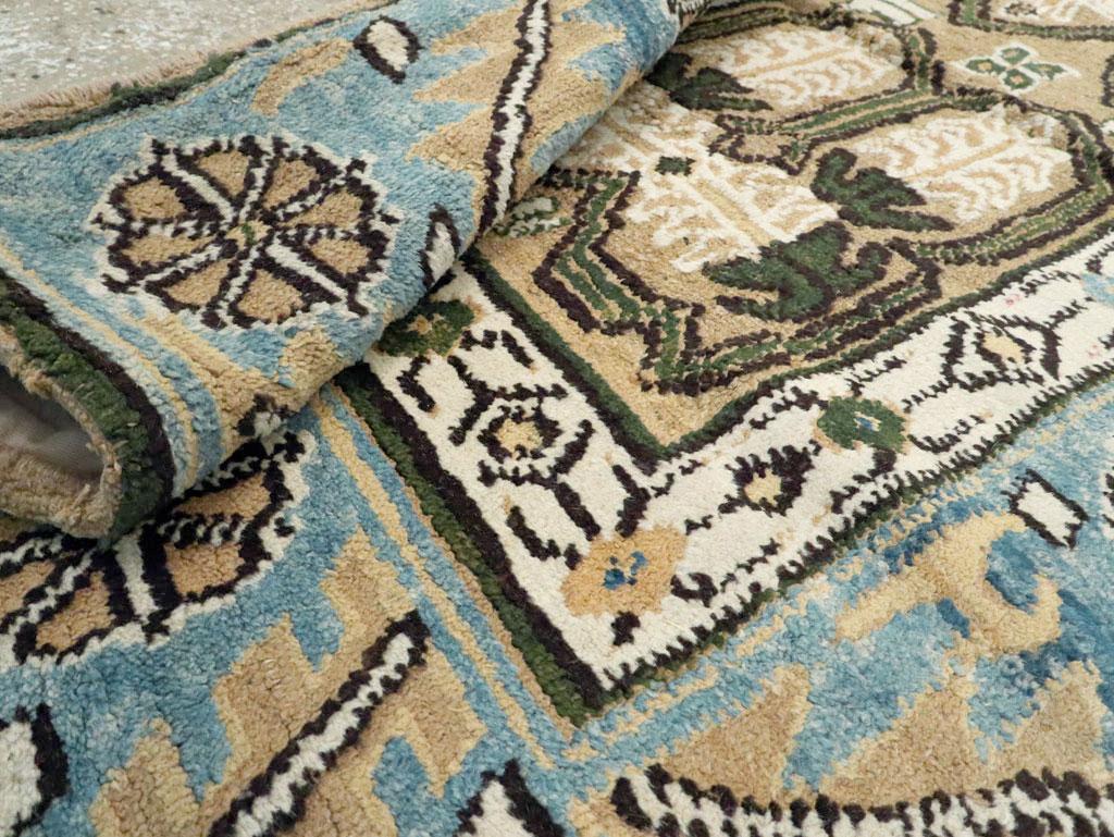 Handgefertigter spanischer Cuenca-Teppich im Arts and Crafts-Stil des 19. Jahrhunderts im Angebot 3