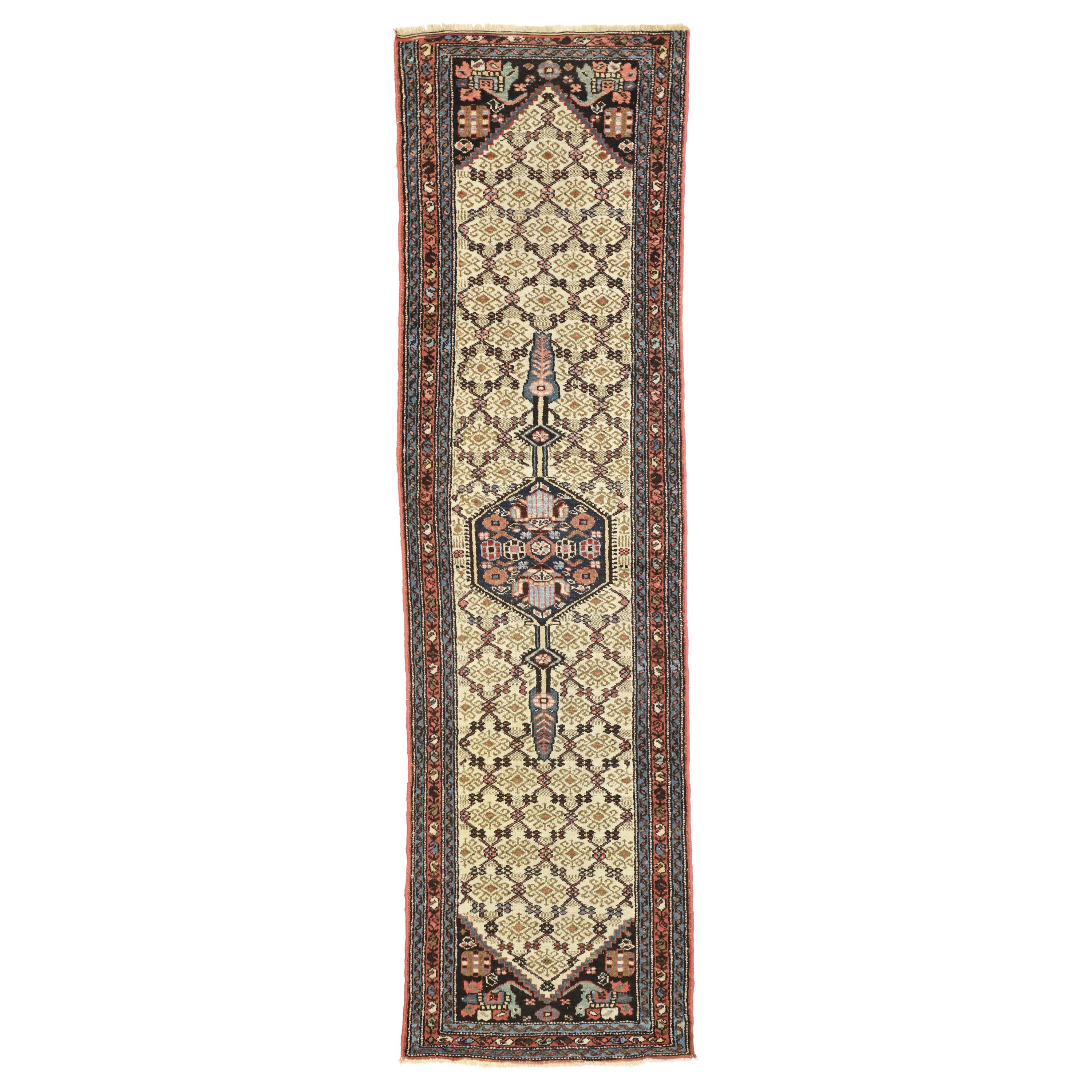 Tapis de couloir persan Assadabad Hamadan ancien de style Arts & Crafts, couloir de couloir