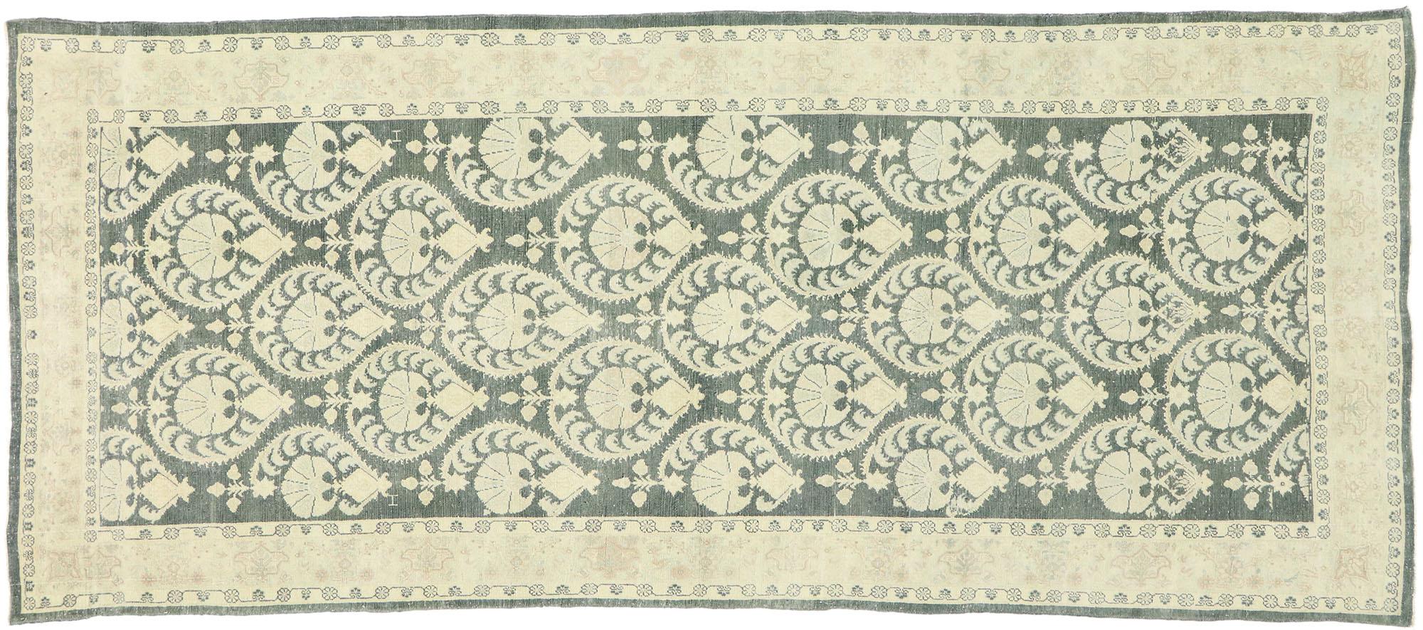 Lana Tappeto rumeno d'epoca in stile Arts & Crafts con effetto distorto, ispirato a William Morris in vendita