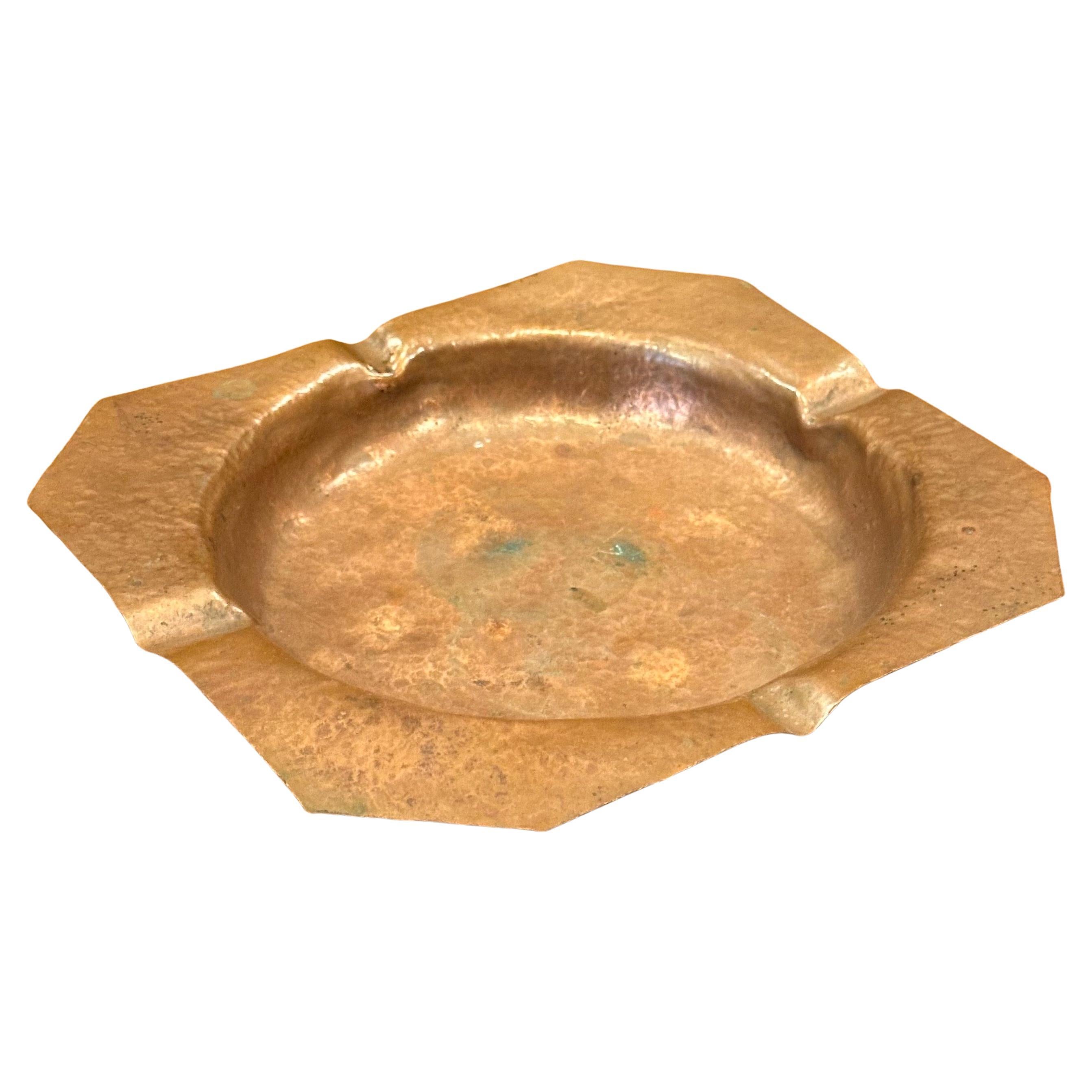 Aschenbecher aus gehämmertem Kupfer im Stil von Arts & Crafts im Angebot 2
