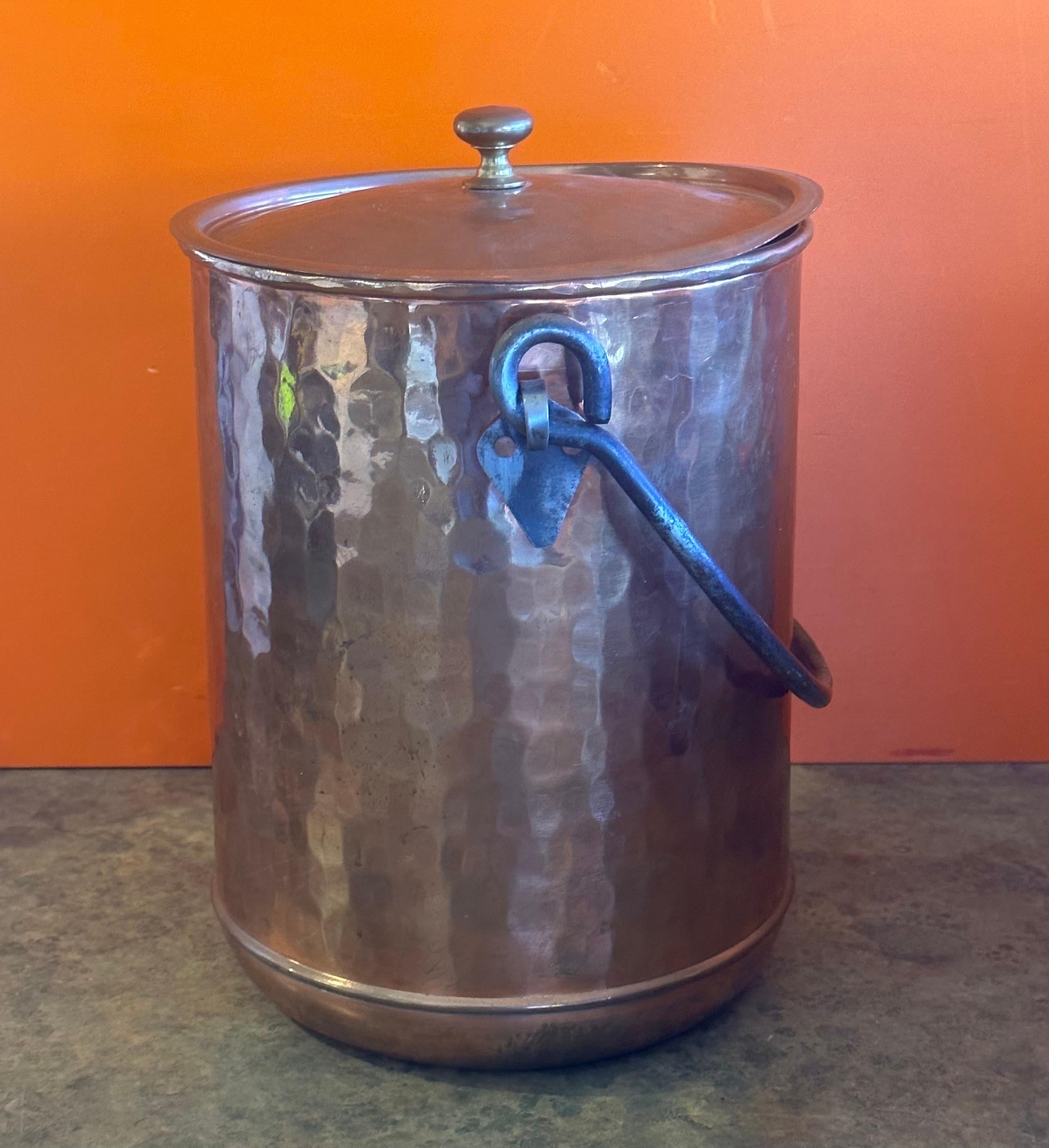 Arts & Crafts Style Hand Hammered Copper Ice Bucket with Lid For Sale 4