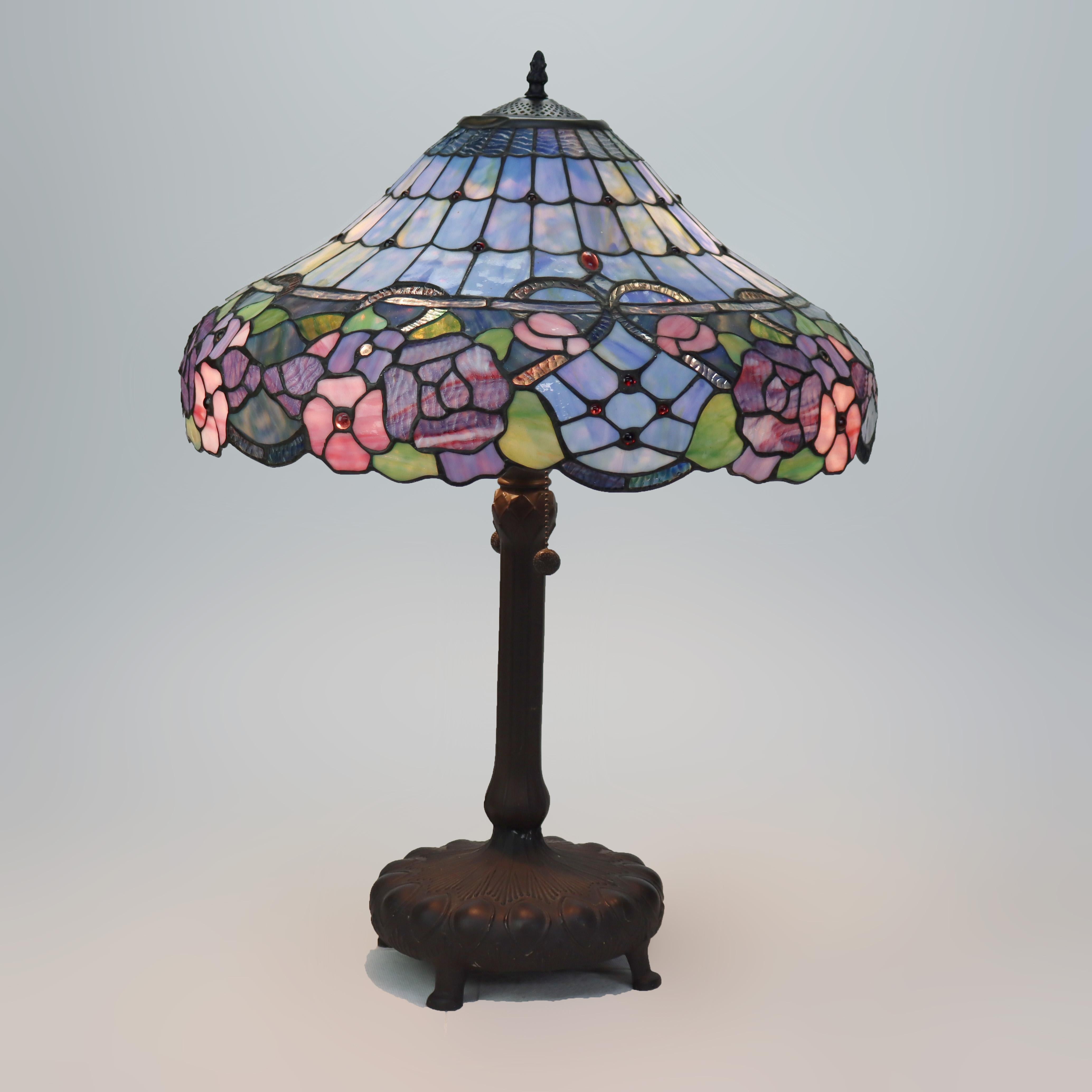 Lampada da tavolo in vetro colorato a piombo in stile Arts & Crafts del XX secolo in vendita 2