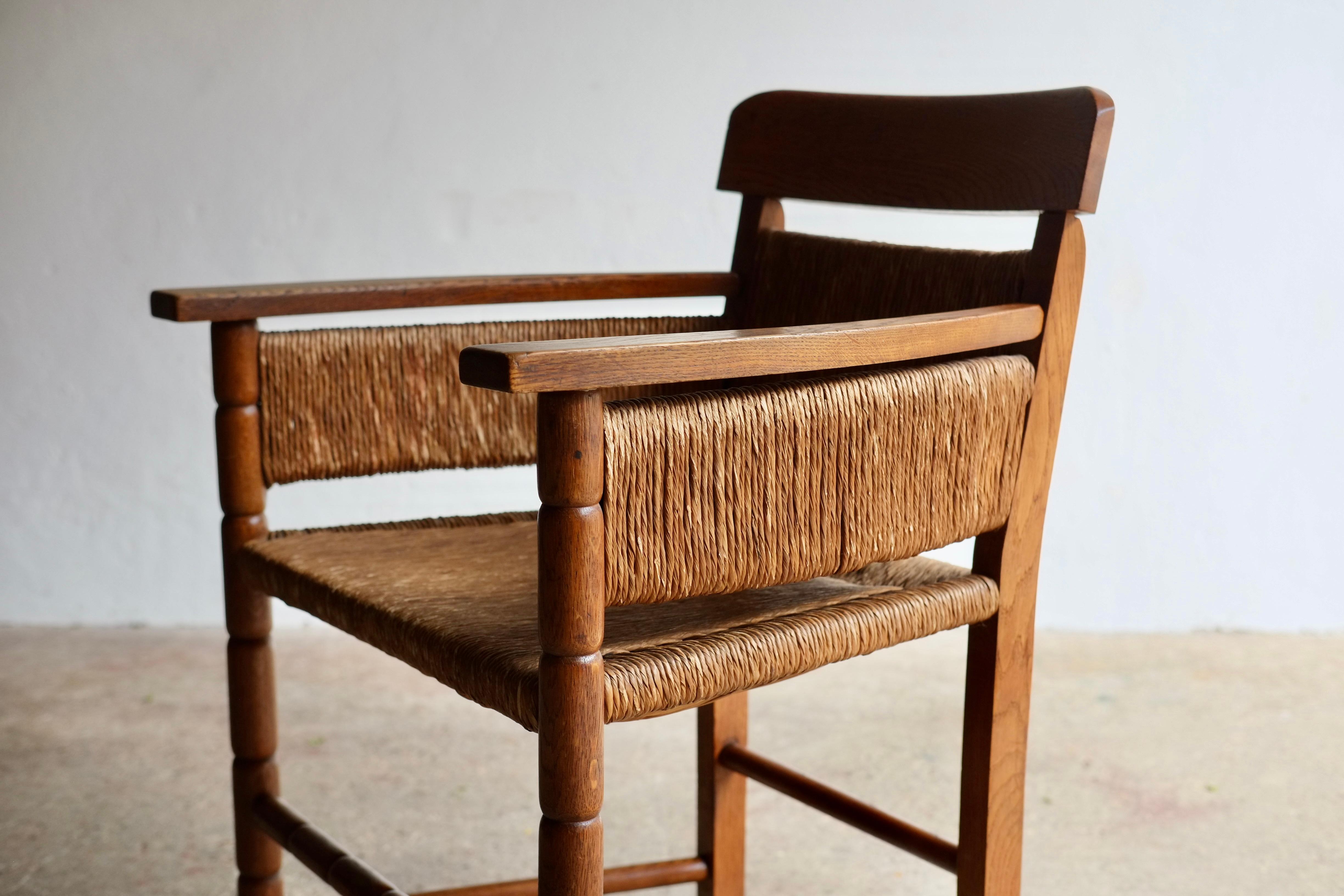 Arts & Crafts Style Oak & Rush Armchair For Sale 4