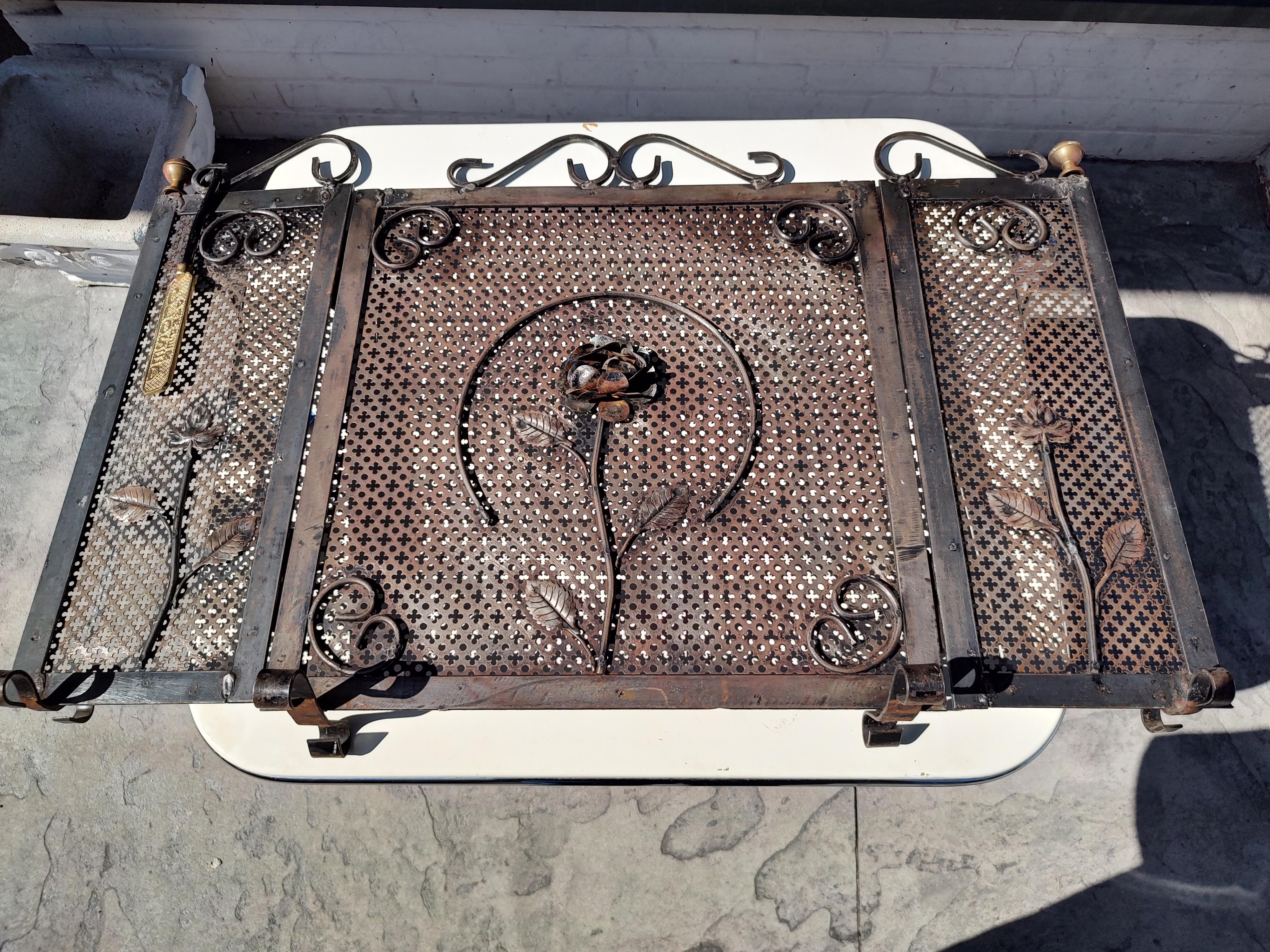 Arts & Crafts Style Petite Fireplace Screen with Iron Adornments In Good Condition For Sale In Port Jervis, NY