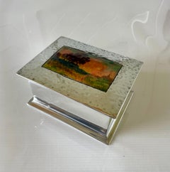 Boîte en étain "Tudric" avec plaque en émail, de style Arts & Crafts