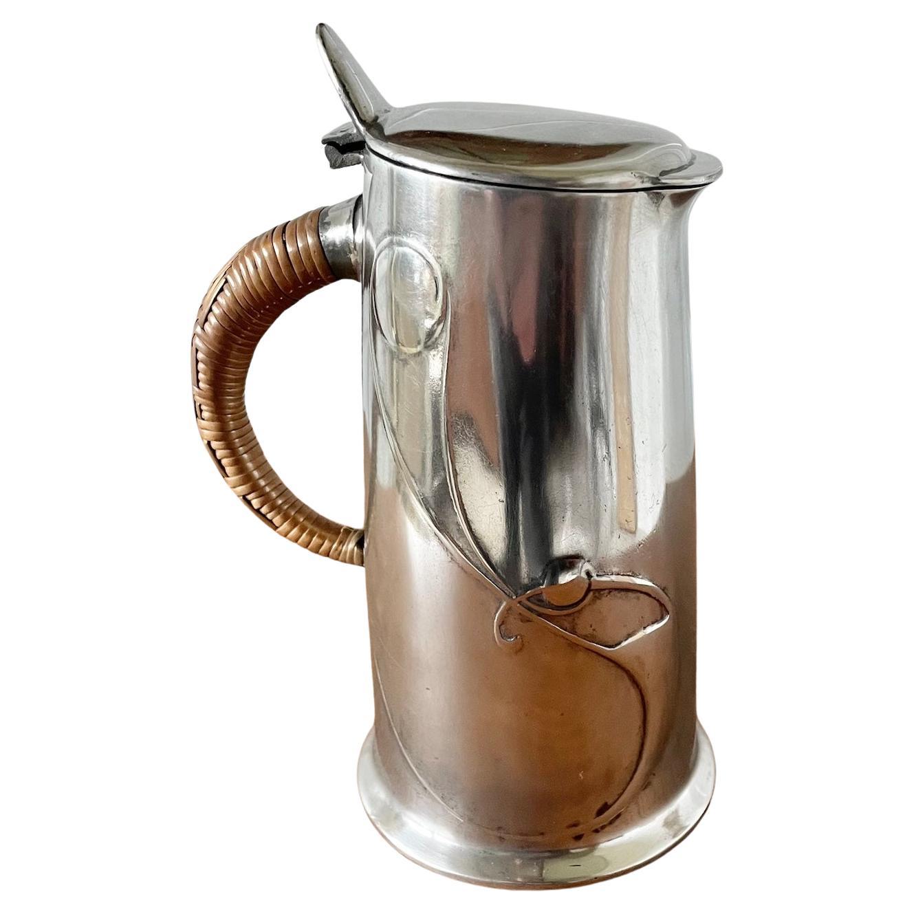 Jarra de Estaño Arts & Crafts "Tudric" de Archibald Knox en venta