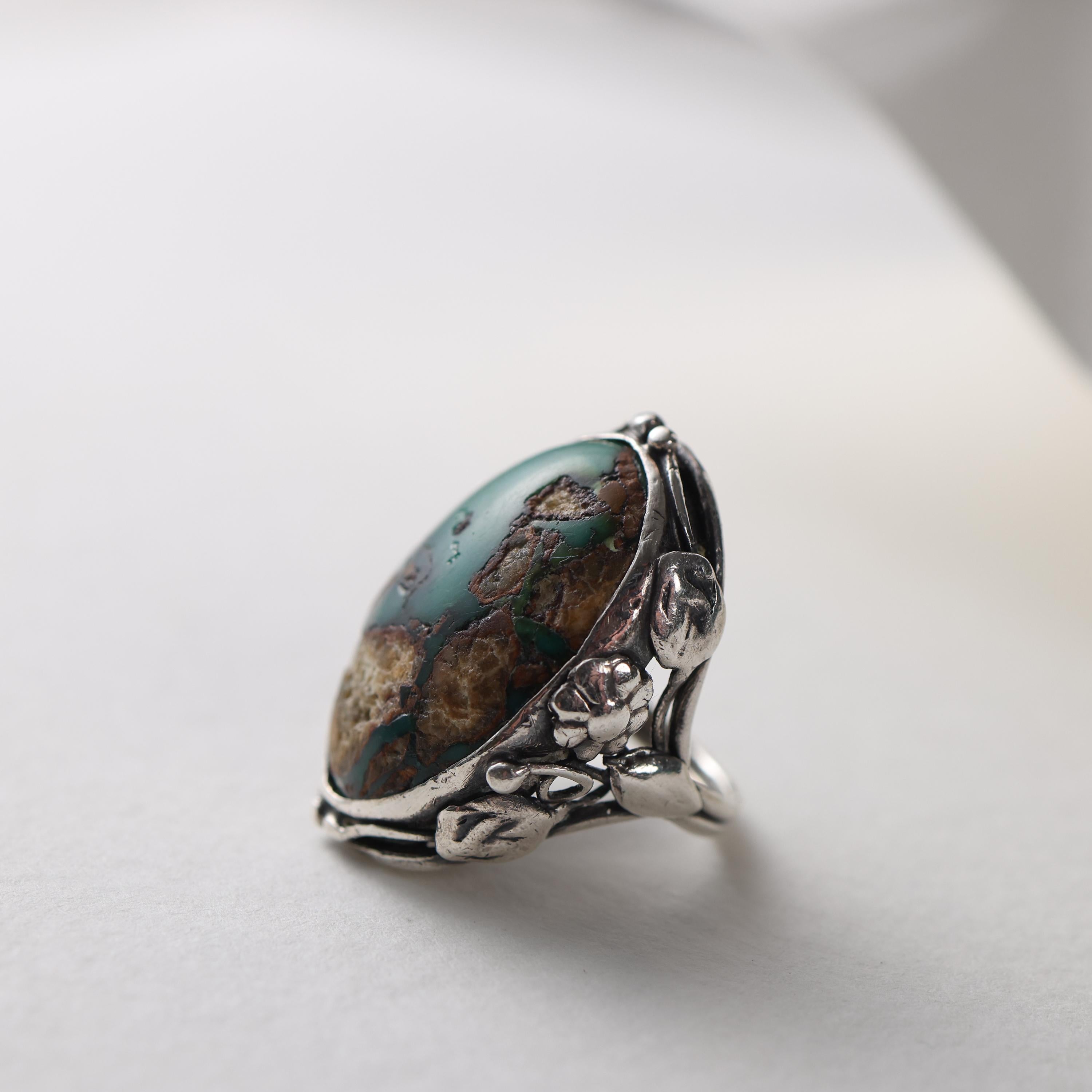 Arts & Crafts Turquoise Ring in Silver For Sale 5