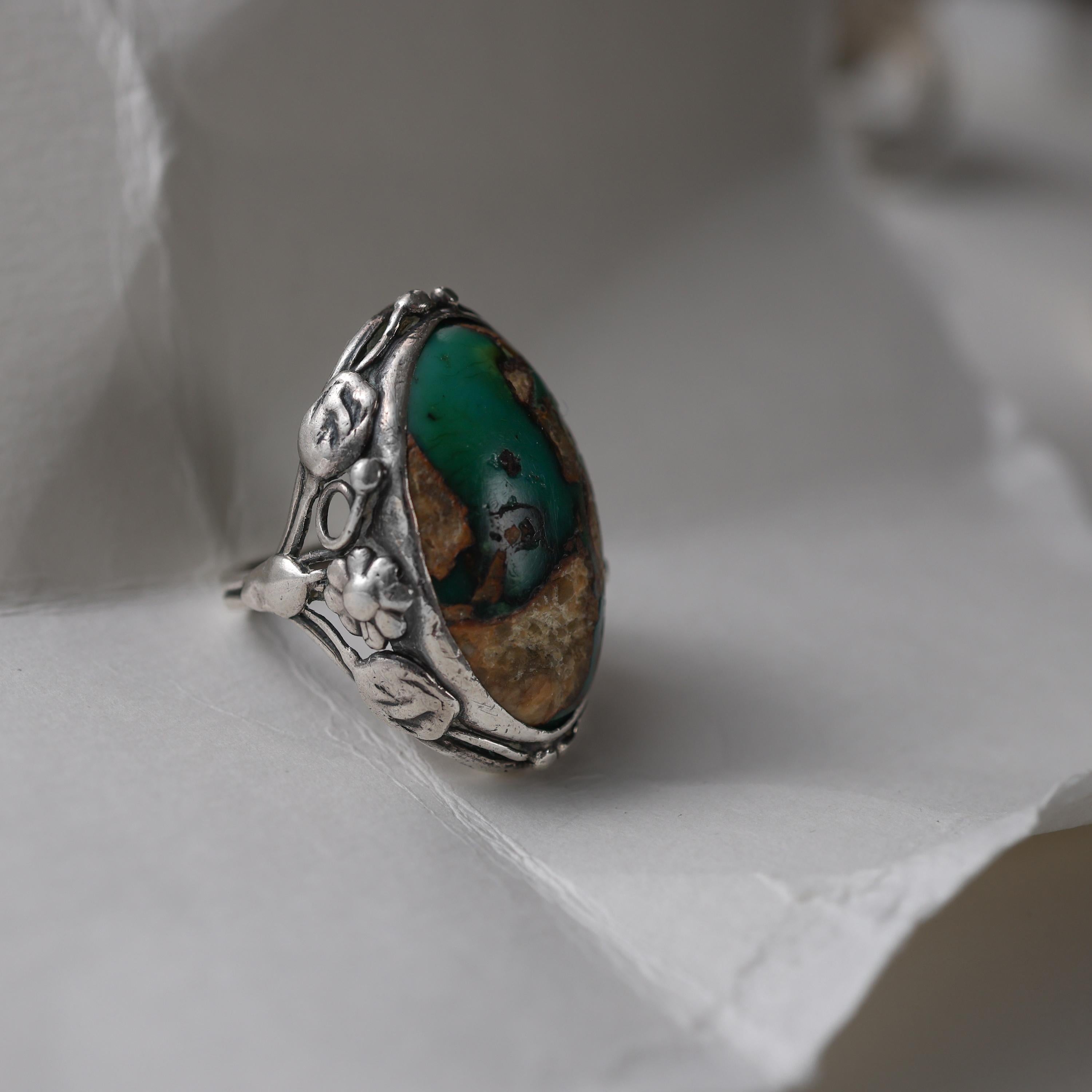Arts & Crafts Turquoise Ring in Silver For Sale 6