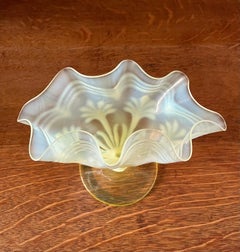 Vaso scanalato in vetro di vaselina Arts & Crafts