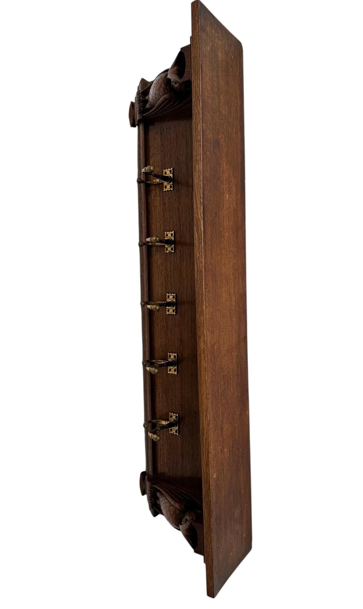 Arts and Crafts Porte-manteau mural Arts & Crafts par Kobus de Graaff, années 1900 en vente