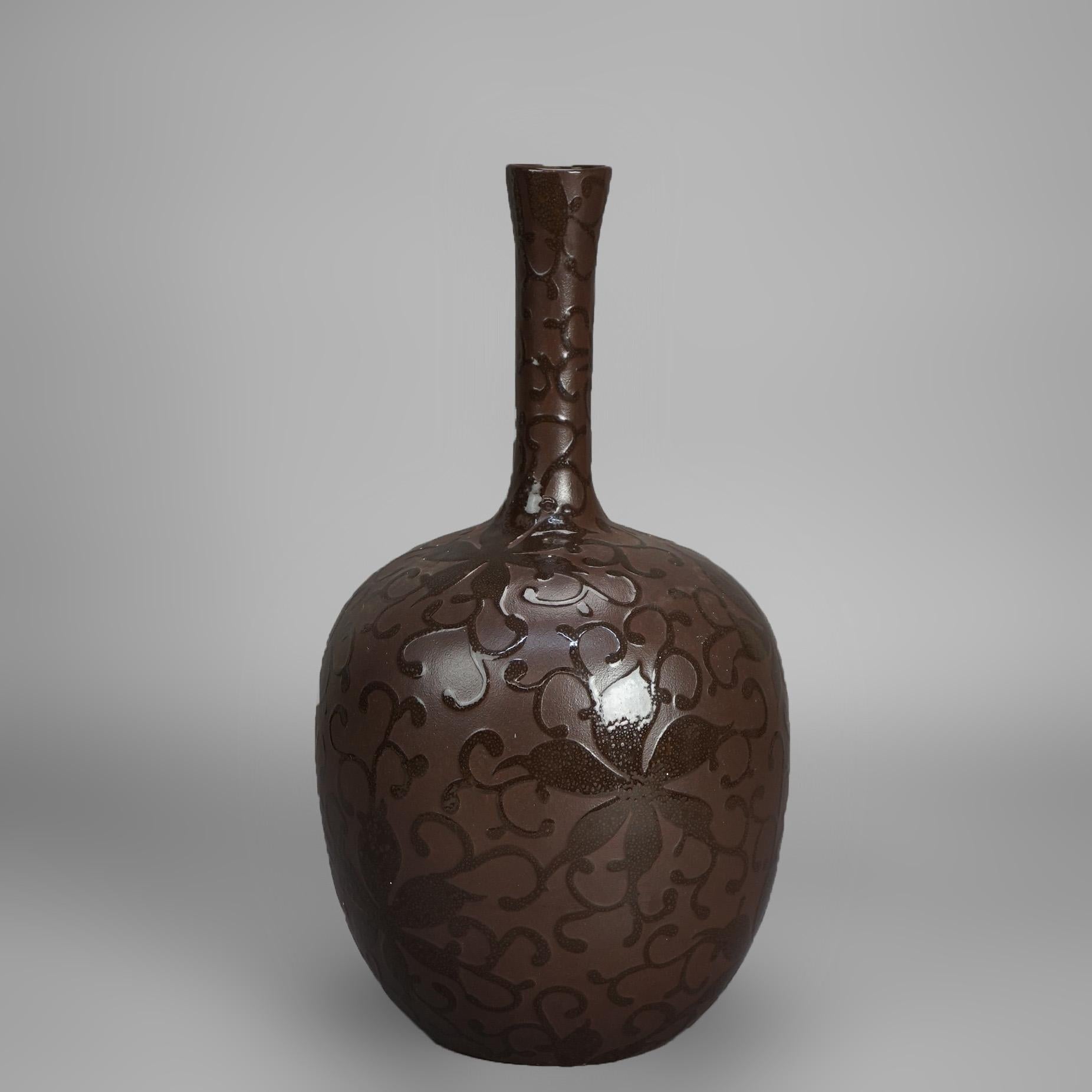 Artes y Oficios Weller o Escuela Roseville Florero recortado de cerámica artística c1930 Artes y manualidades en venta