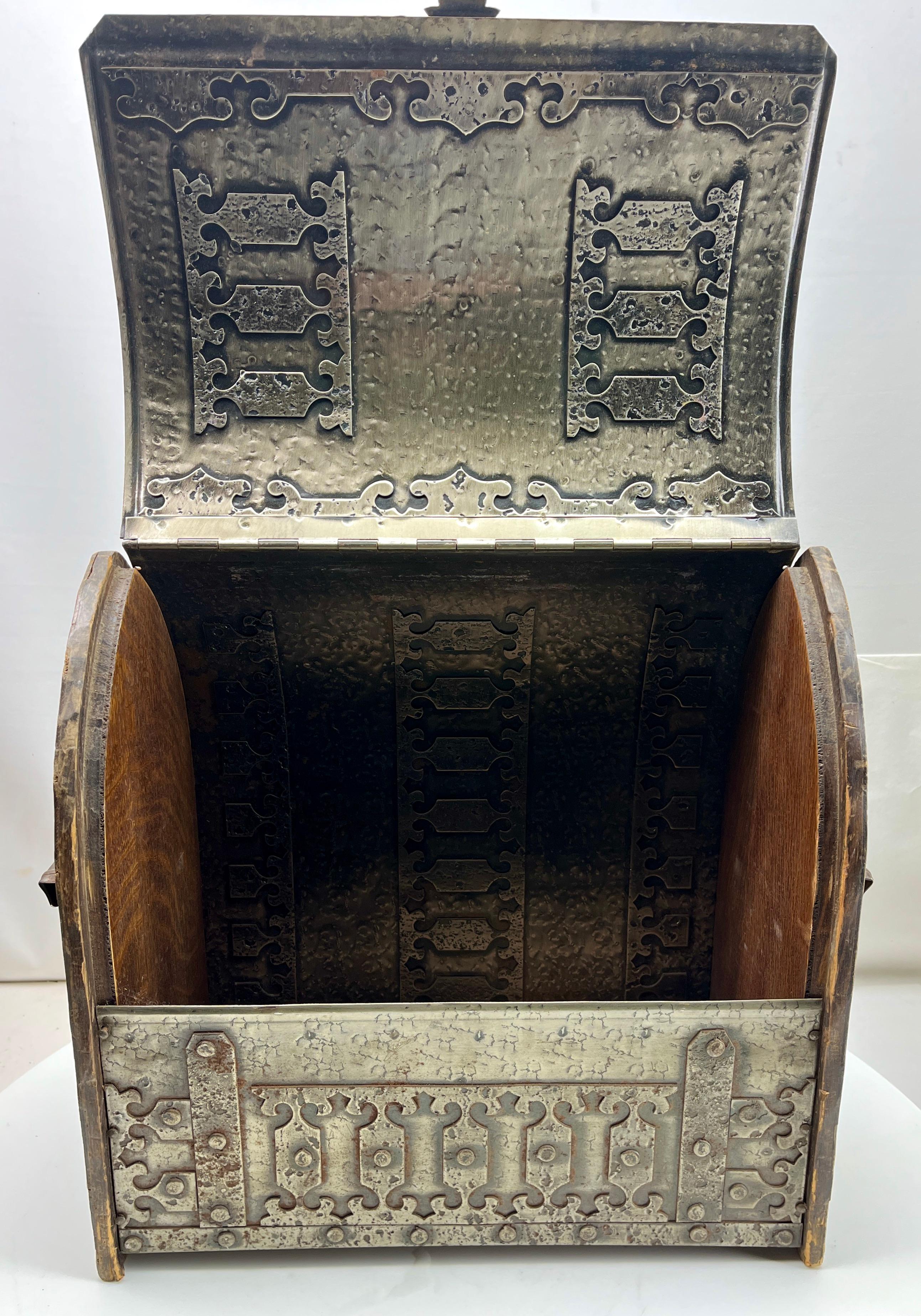 Arts & Crafts Wine Box with Decorative Metal Work, circa 1920s For Sale 6