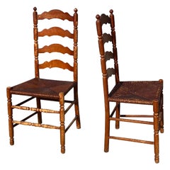 Arts and Crafts-Holzstühle mit Leiterrückenlehne und geflochtenen Binsenstühlen, 2er-Set, 1920er Jahre