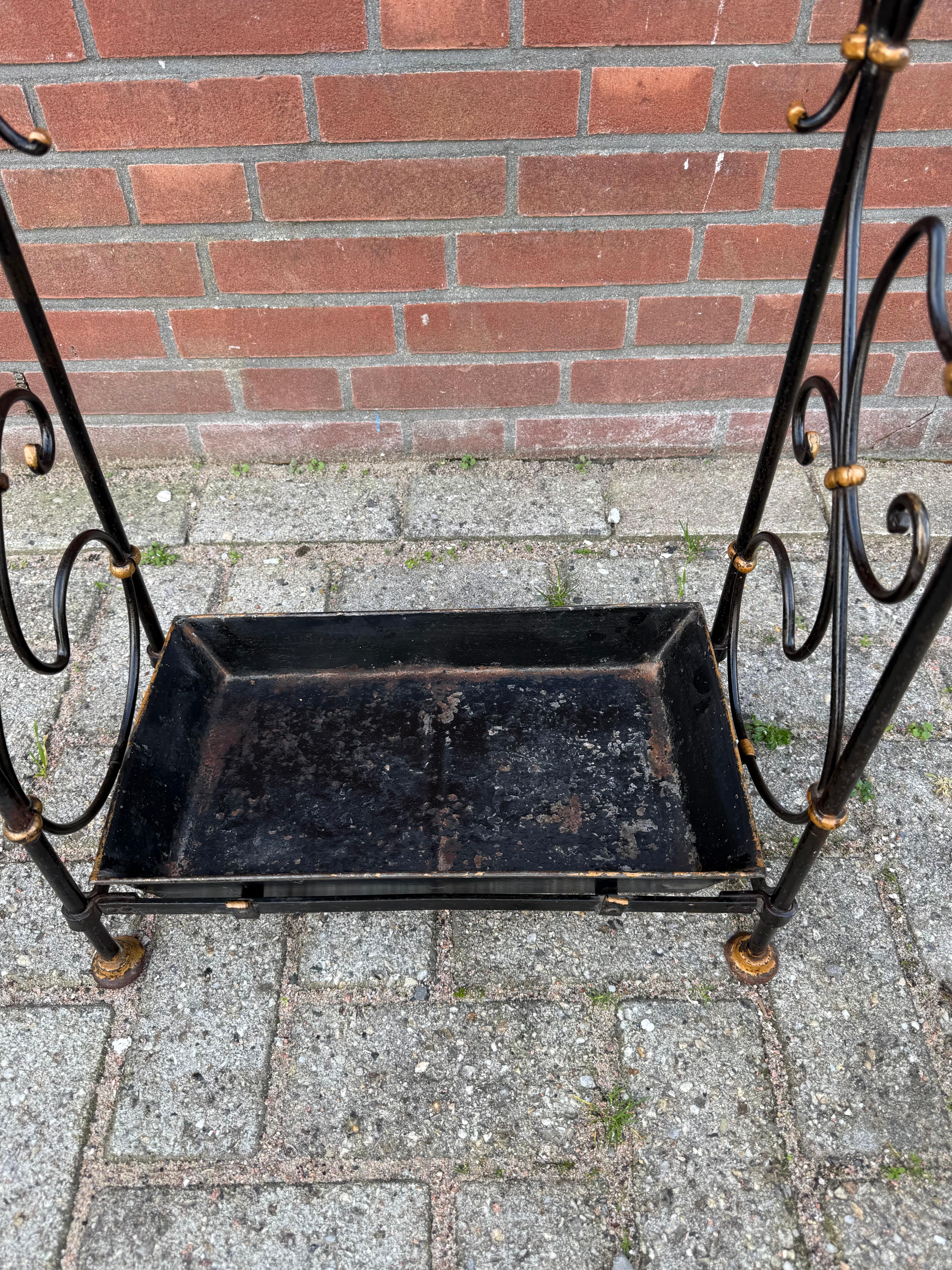 Portaombrelli in ferro battuto e bronzo con fodera in metallo In condizioni buone in vendita a Lisse, NL