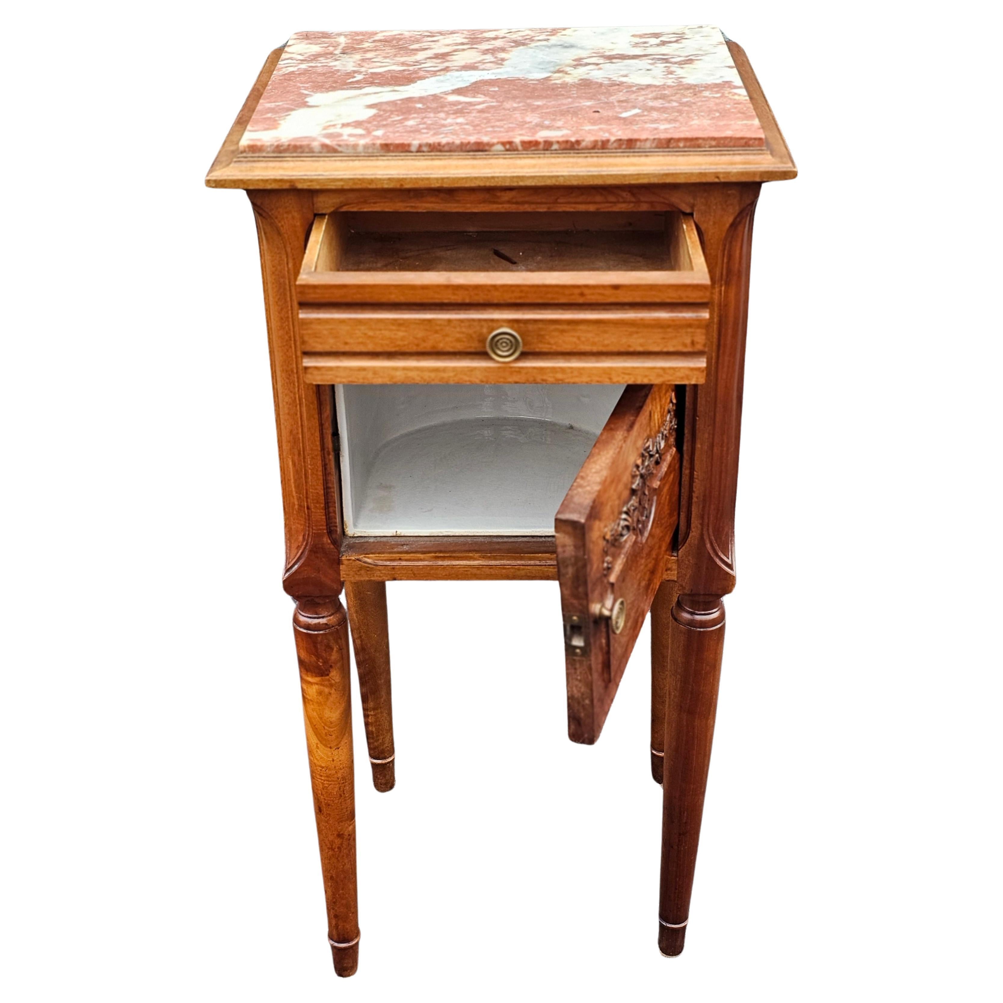 20th Century Arts & Crats Transitional Walnut Marble Top and Porcelain Humidor Side Table For Sale