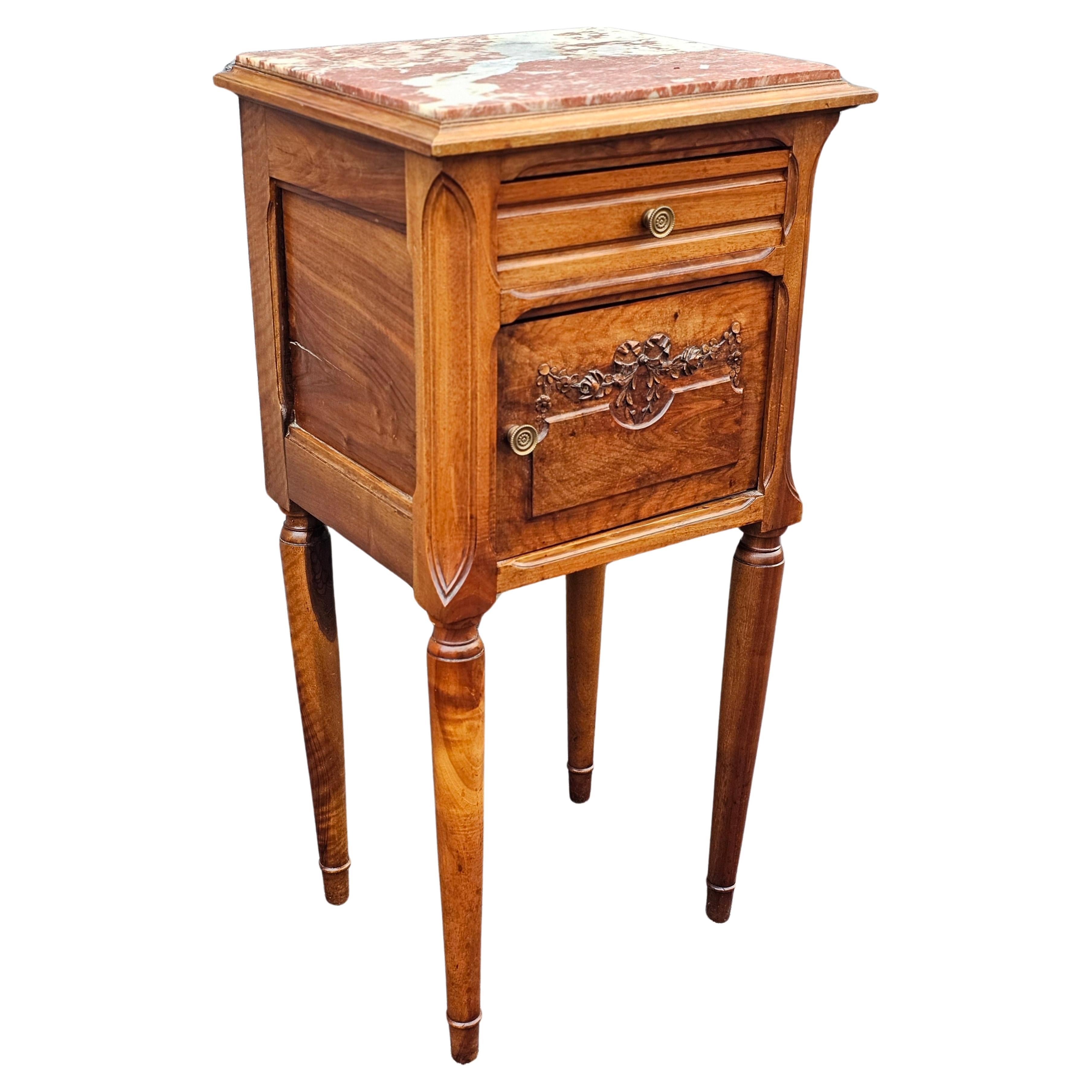 Arts & Crats Transitional Walnut Marble Top and Porcelain Humidor Side Table For Sale 1