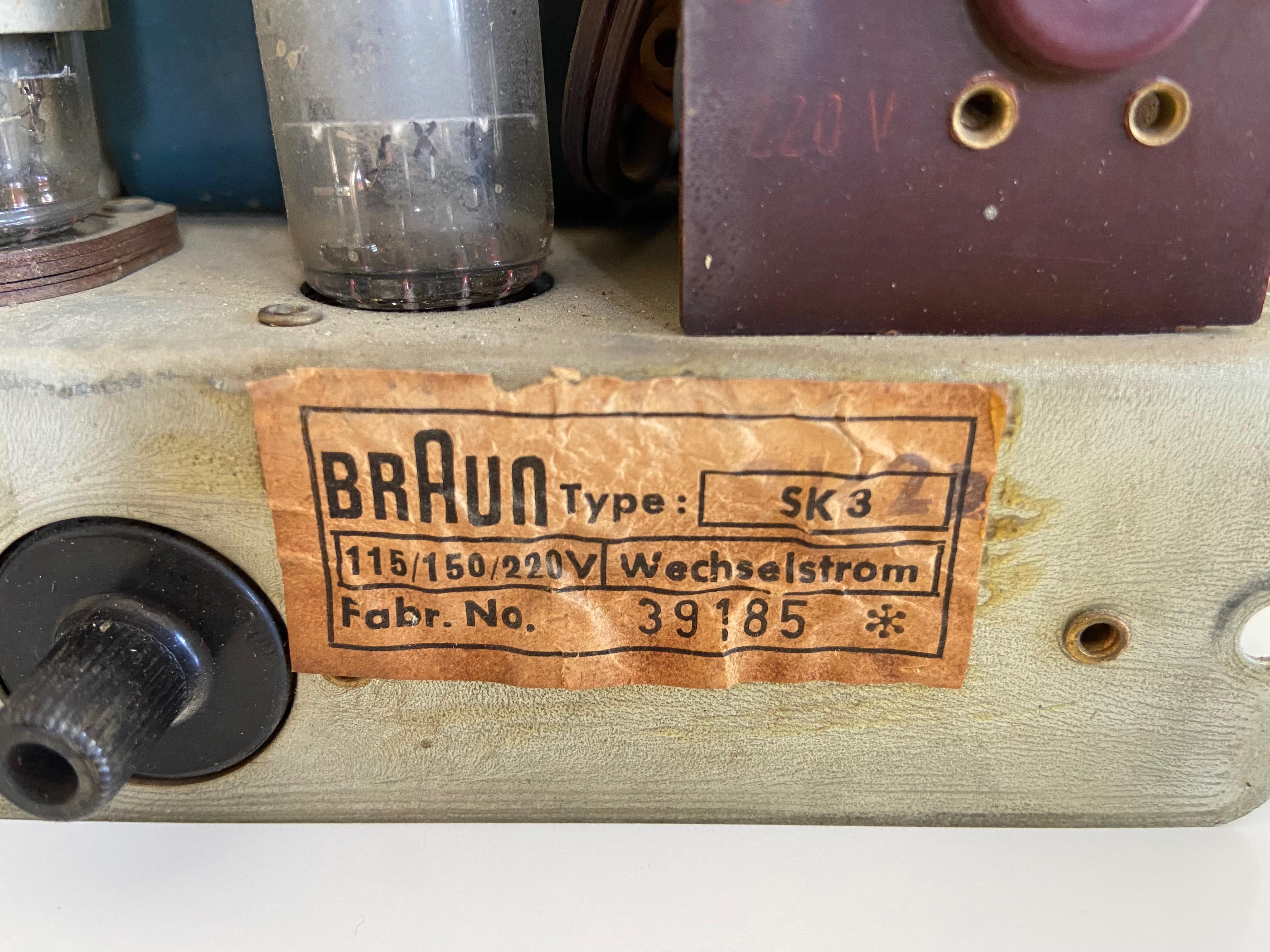 Artur Braun & Fritz Eichler Braun Radio SK3 from 1960's Made in Germany In Fair Condition In Krefeld, DE