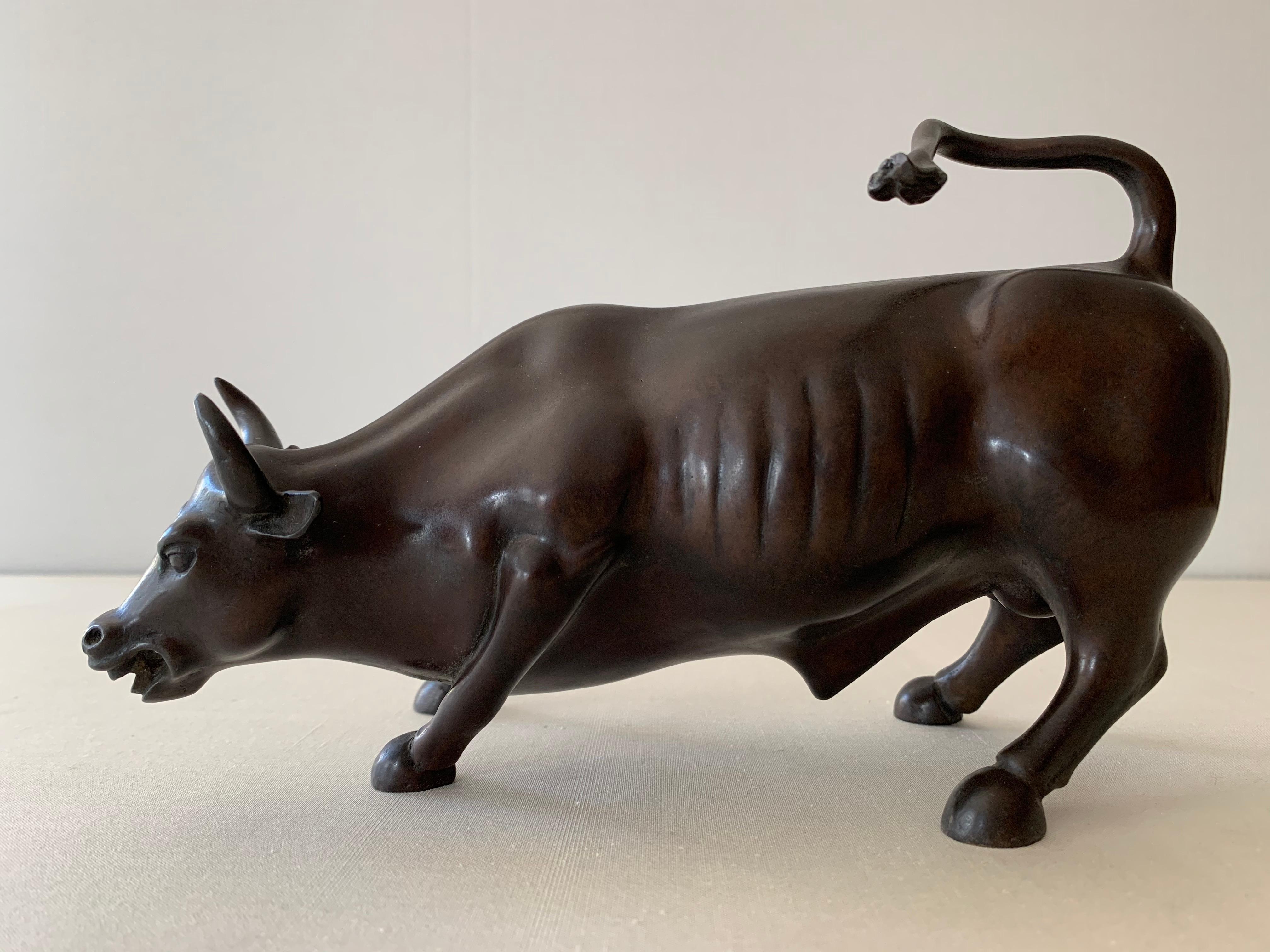 Sculptures de taureau de rue de Wall Street en bronze (série de 3) en vente 3