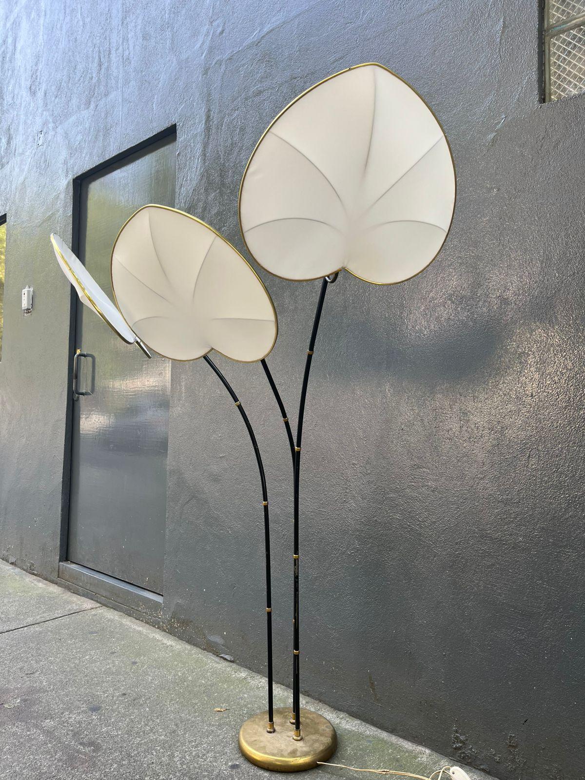 Lámpara de pie Arturo Pani Palmera de latón de los años 60 Mexicano en venta