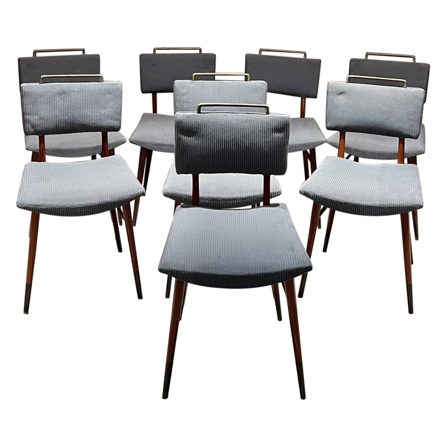 Città del Messico 1960 Set di otto sedie attribuito ad Arturo Pani.  
Design speciale personalizzato non marcato.
Mogano massiccio dell'Honduras con ottone e bronzo massicci
33,25 x 19 l x 21 p sedile 18,75
Condizioni originali vintage Preowned. Non