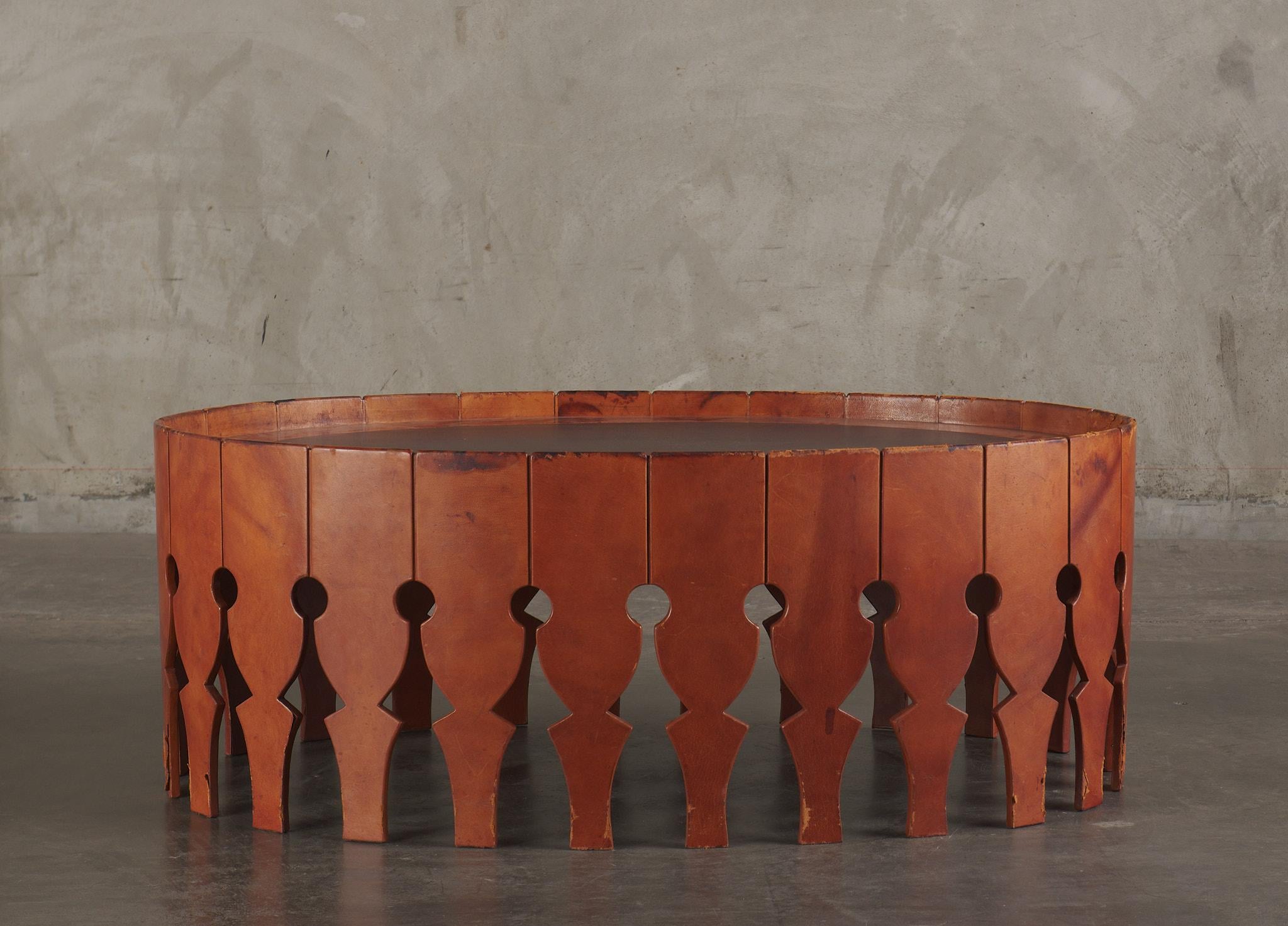 Cette table basse est une pièce rare et de collection, un superbe exemple du savoir-faire exceptionnel d'Arturo Pani.