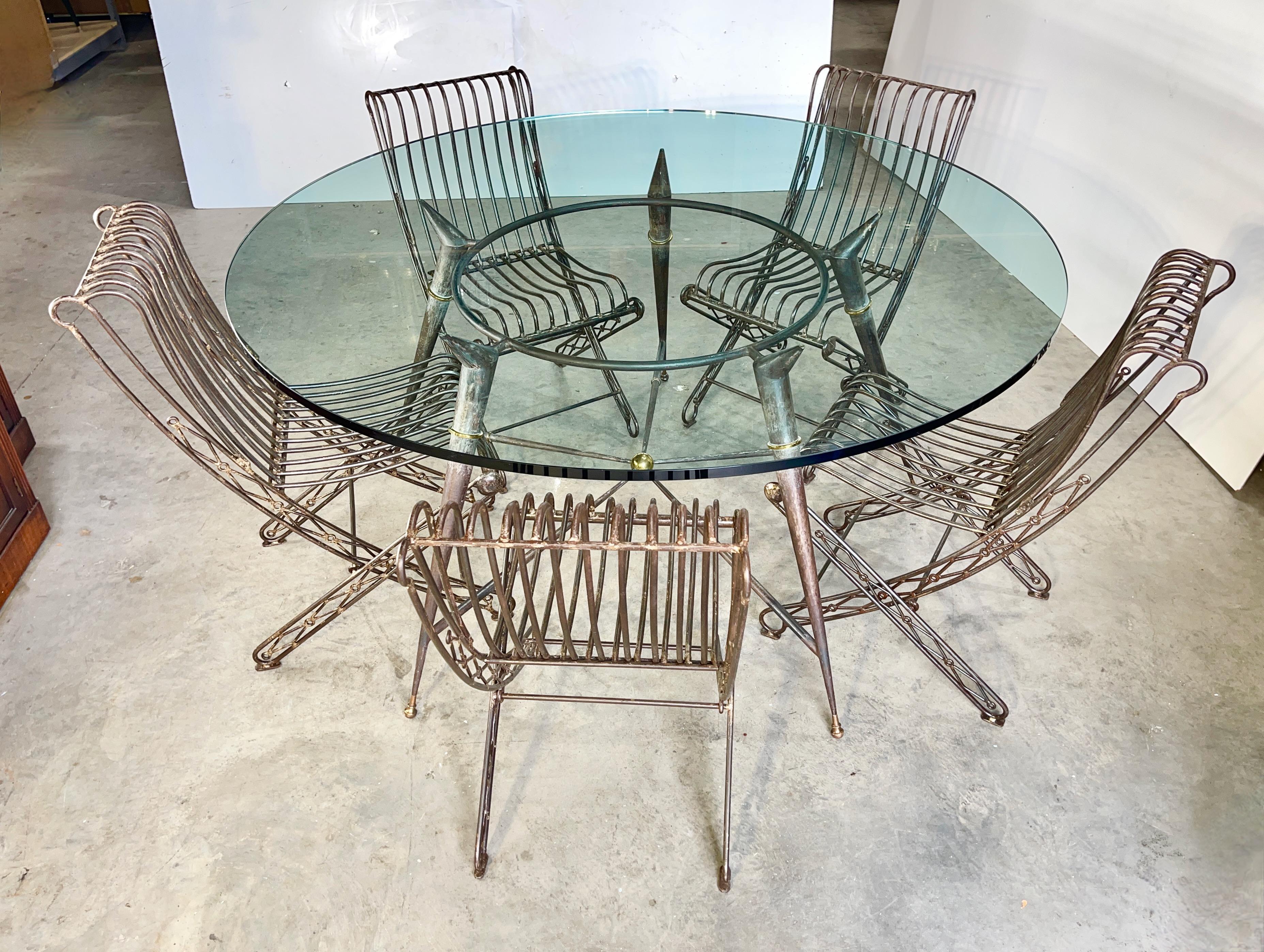 Table de salle à manger ronde en fer et laiton de style Arturo Pani en vente 9