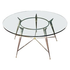 Mesa de comedor redonda de hierro y latón estilo Arturo Pani