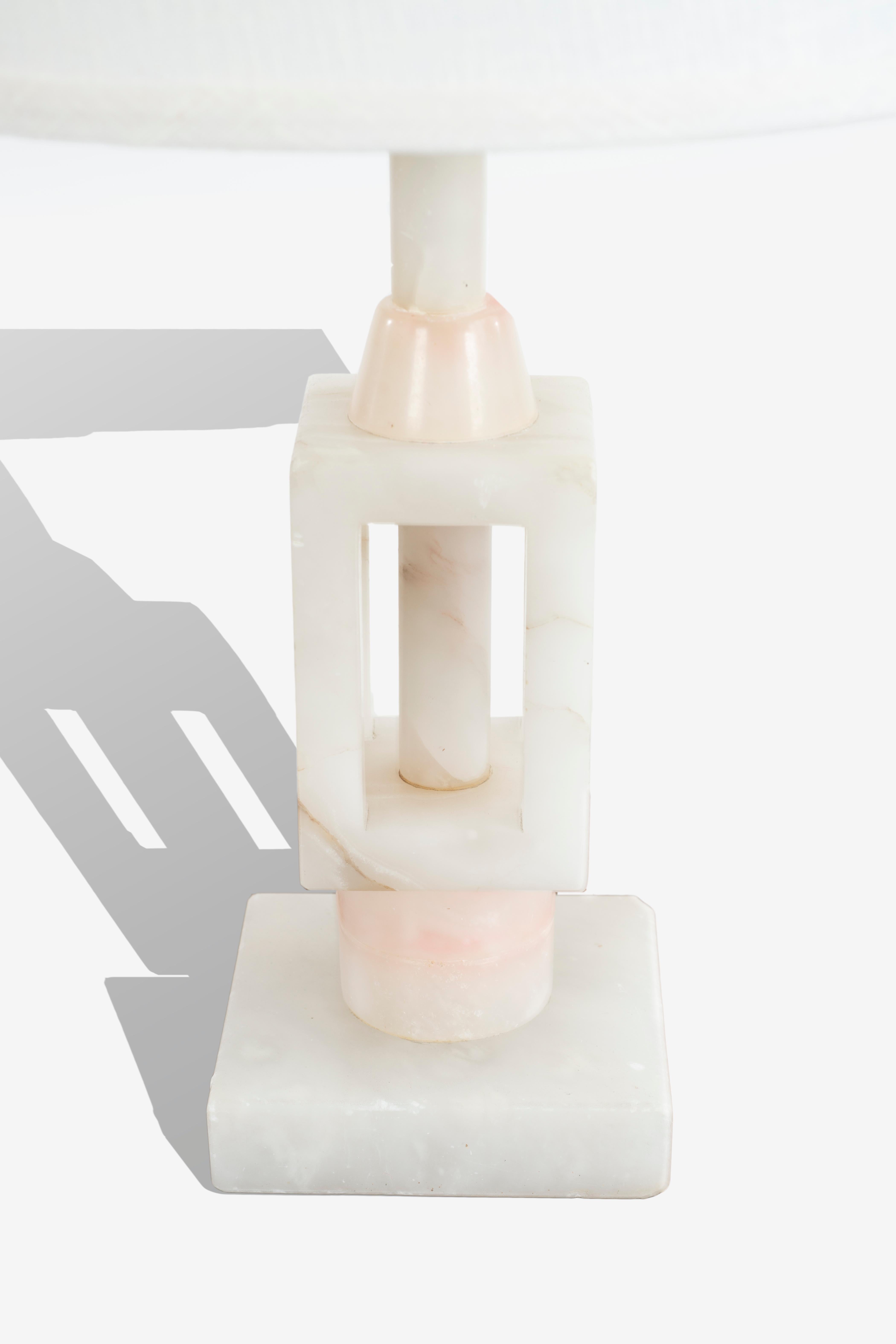 Mexicain Lampe de table en marbre onyx style Arturo Pani en vente