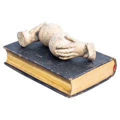 Obra De Arte Con Libro Antiguo Y Escultura Misteriosa Hans, Circa 1990