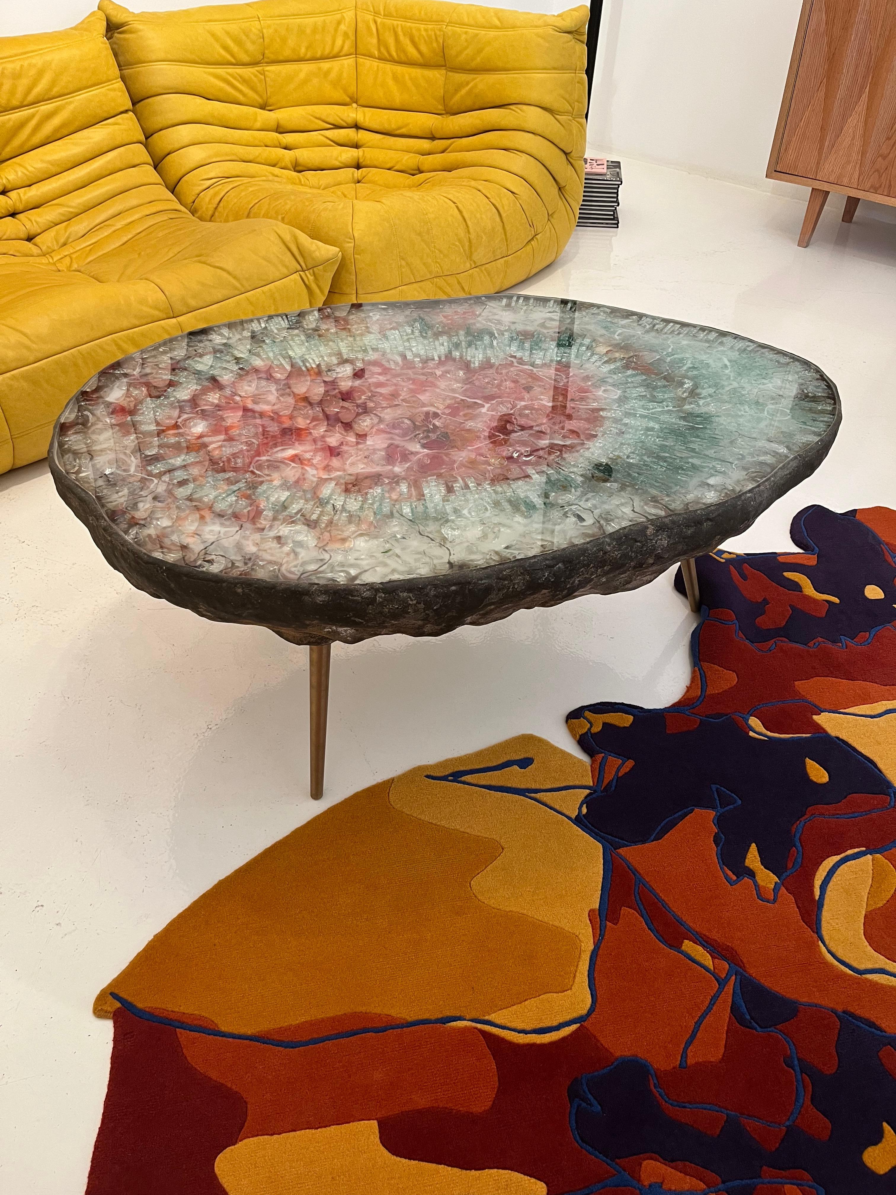 Tavolino Artis di Von Pelt Atelier realizzato a mano con una rara forma di geode in vendita 1
