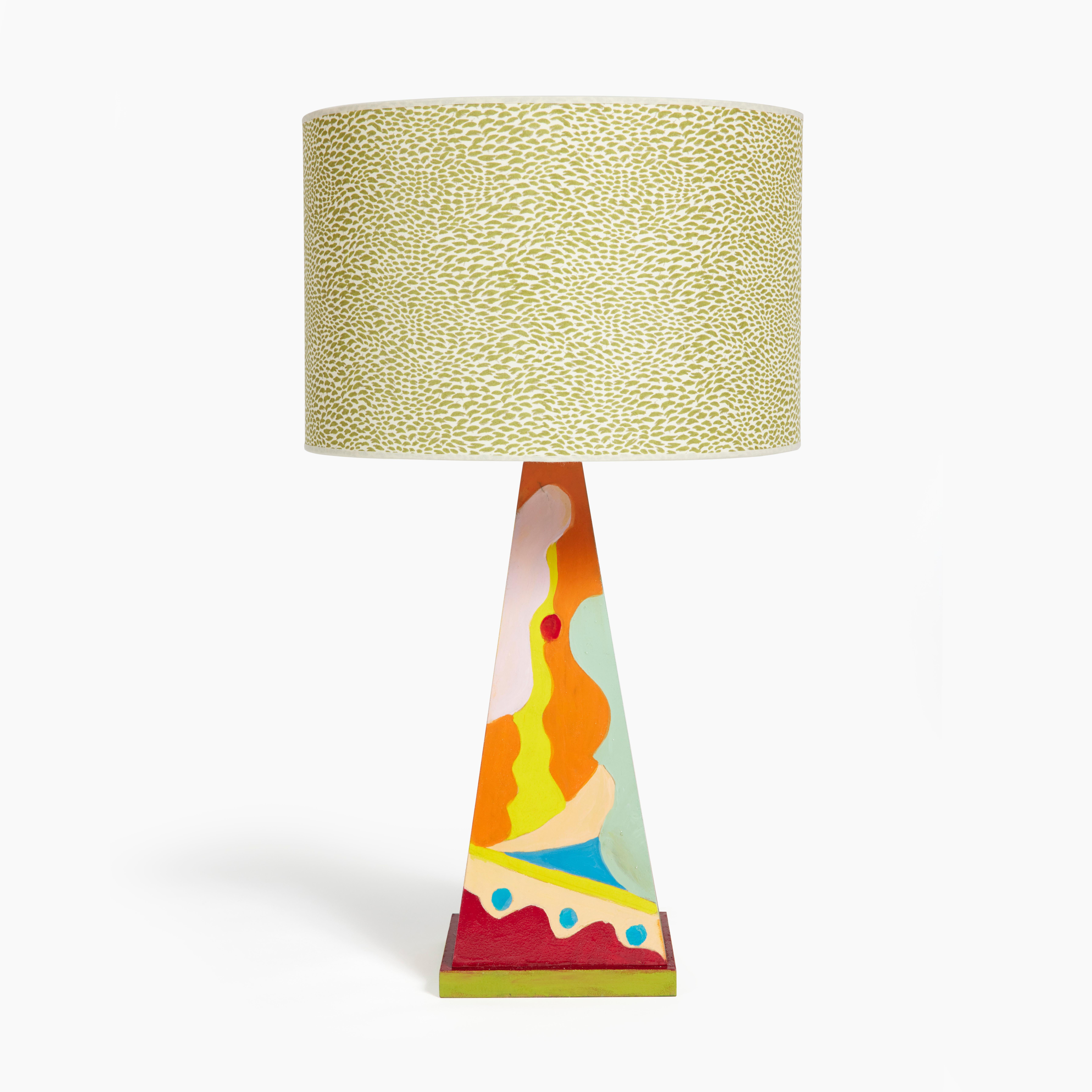 Lamp painted by Laura GONZALEZ.
Wooden base, lampshade in fabric by Maison Pierre FREY.
Made In France.