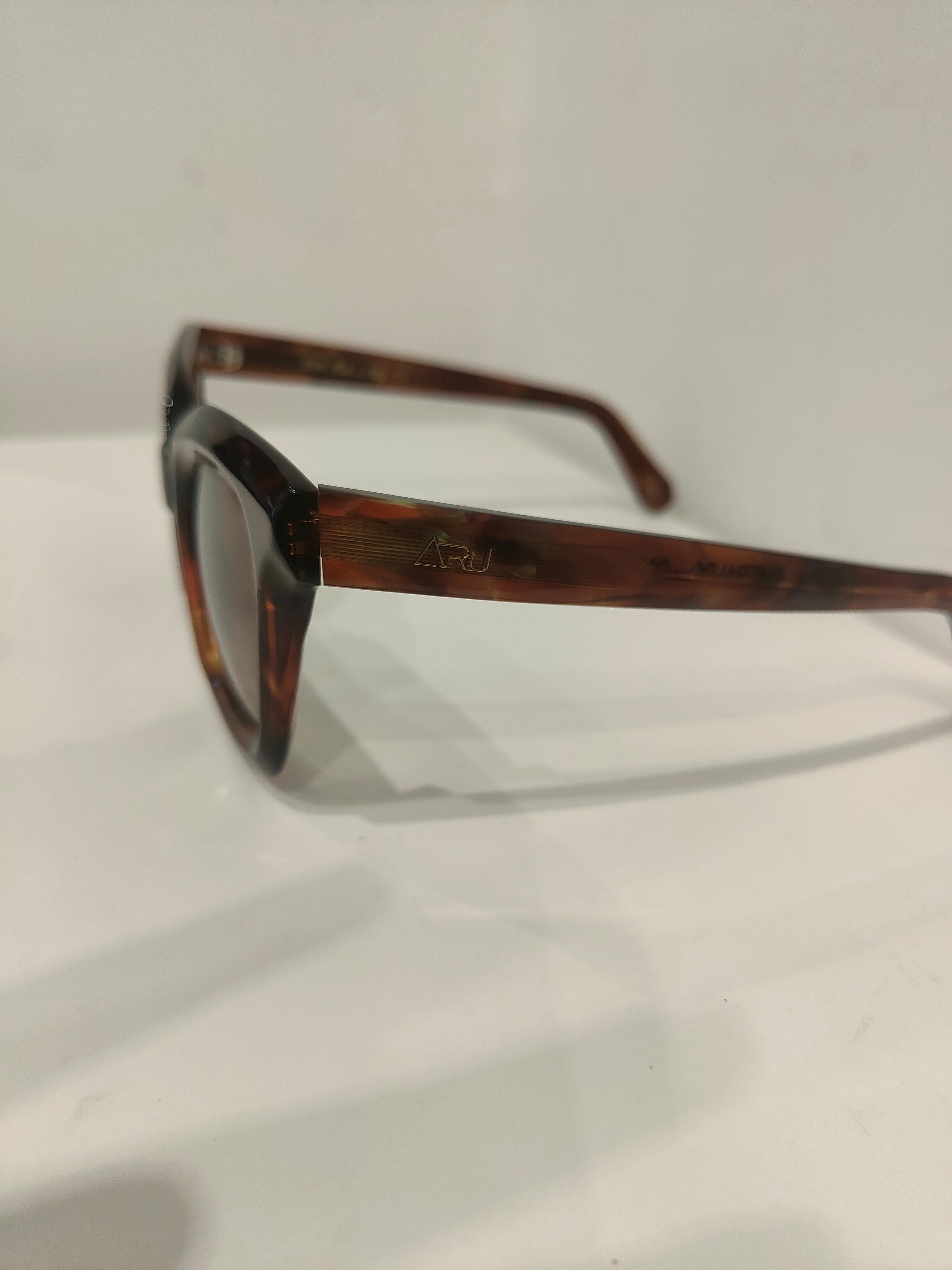 Gafas de sol marrones Aru NWOT en Nuevo estado para la venta en Capri, IT