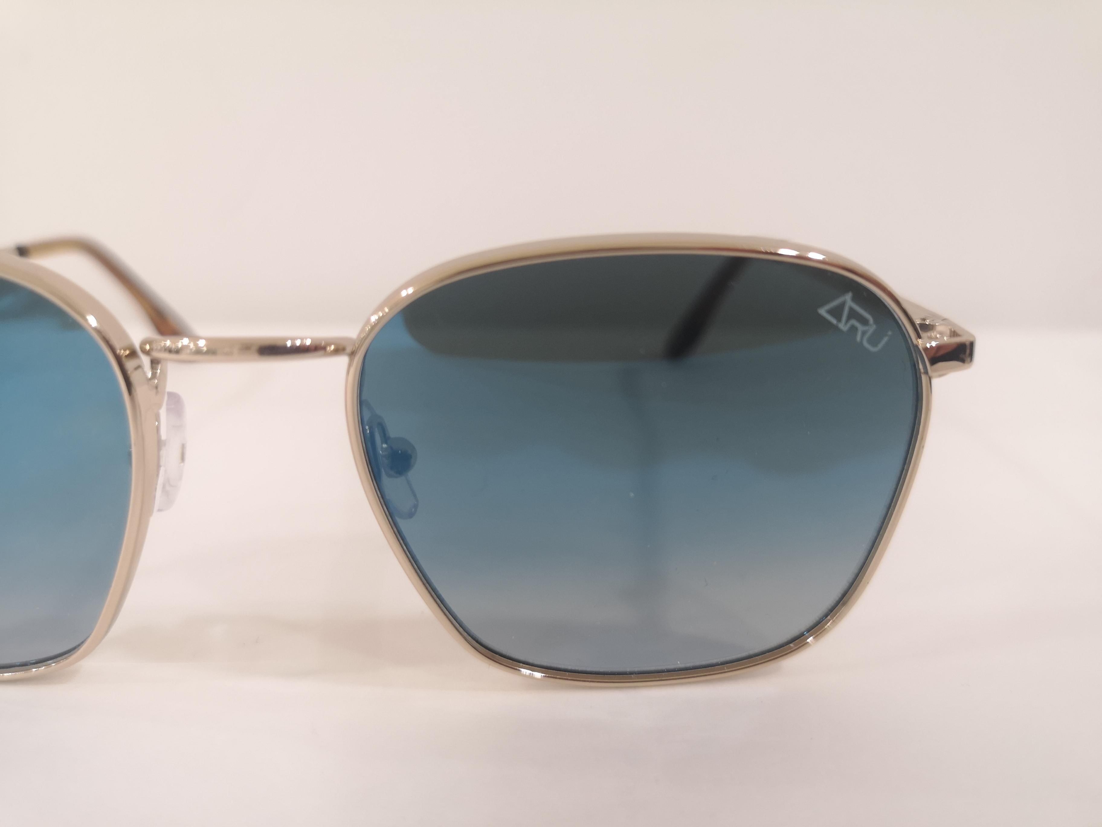 Aru eyewear blue sunglasses In New Condition In Capri, IT