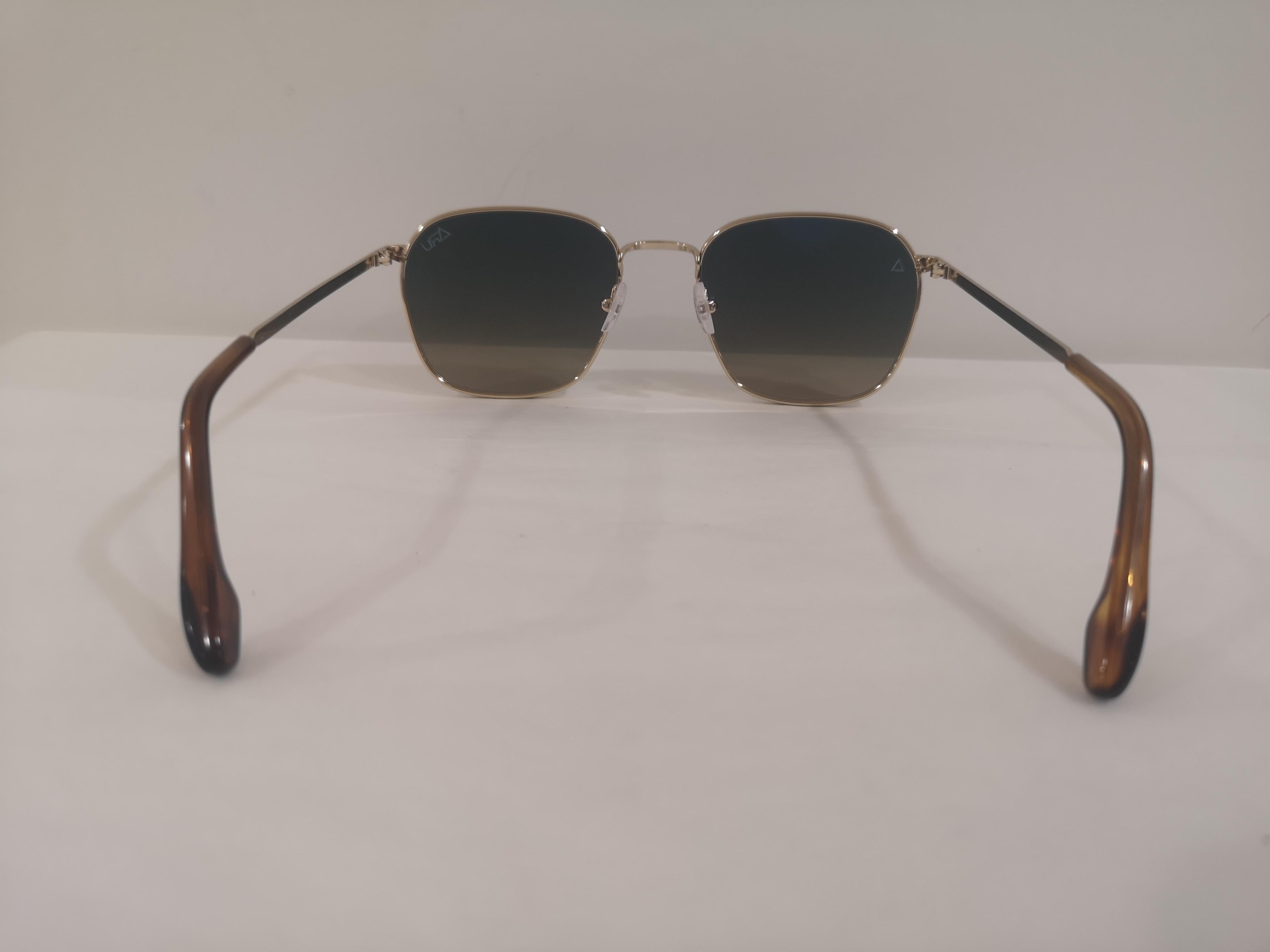 Women's or Men's Aru eyewear blue sunglasses