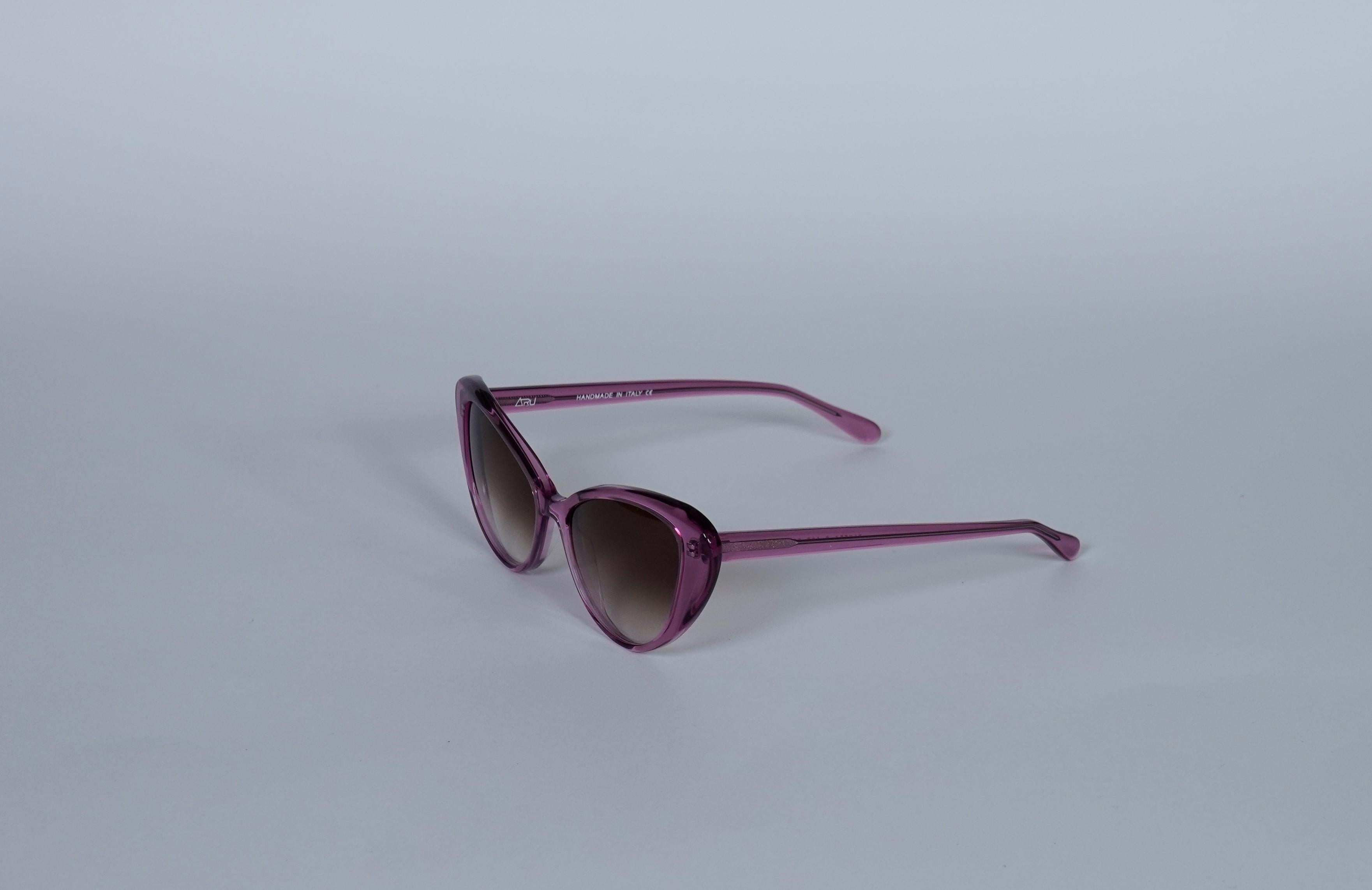 Black Aru Eyewear pink sunglasses