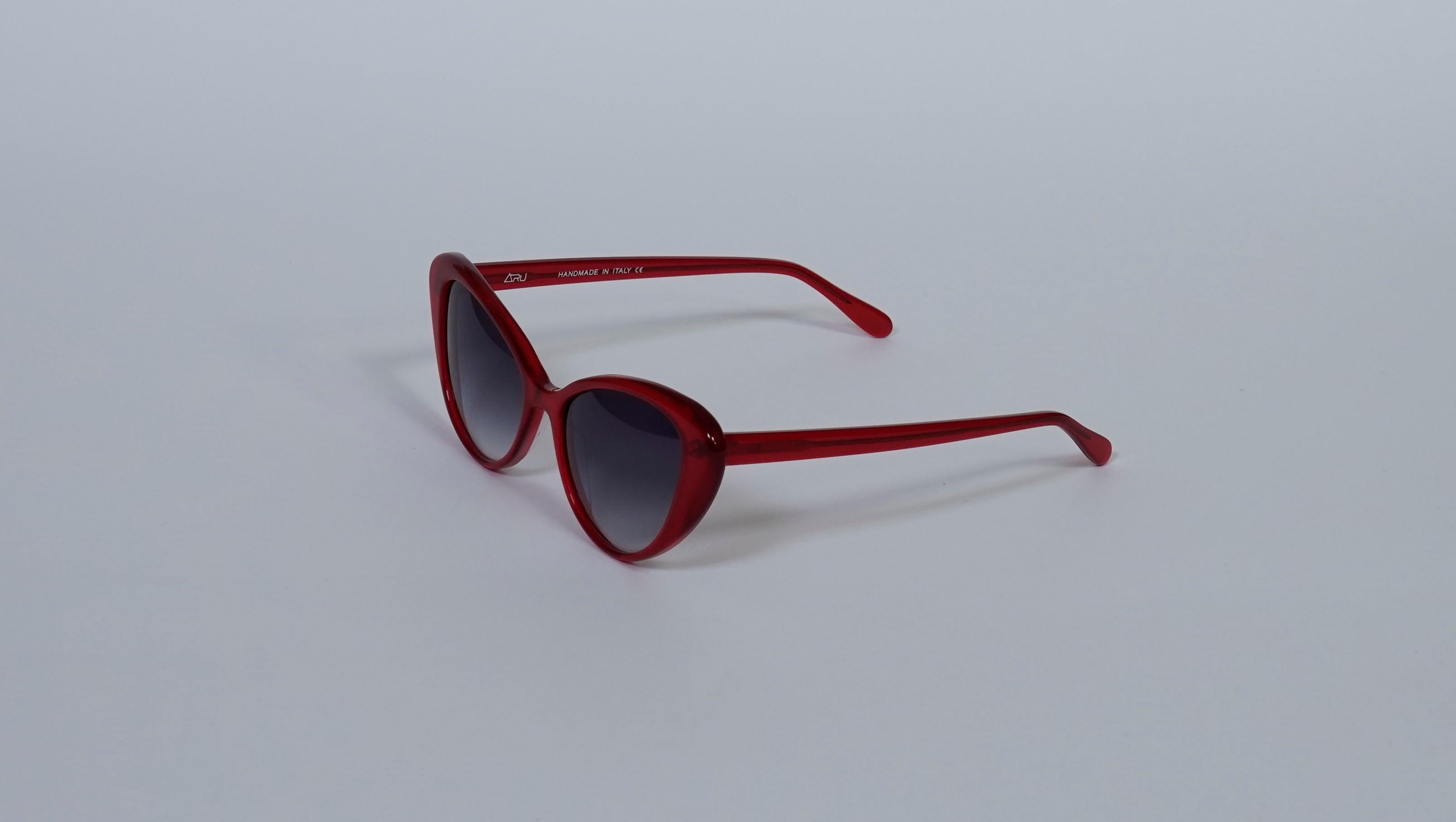 Black Aru Eyewear Red sunglasses