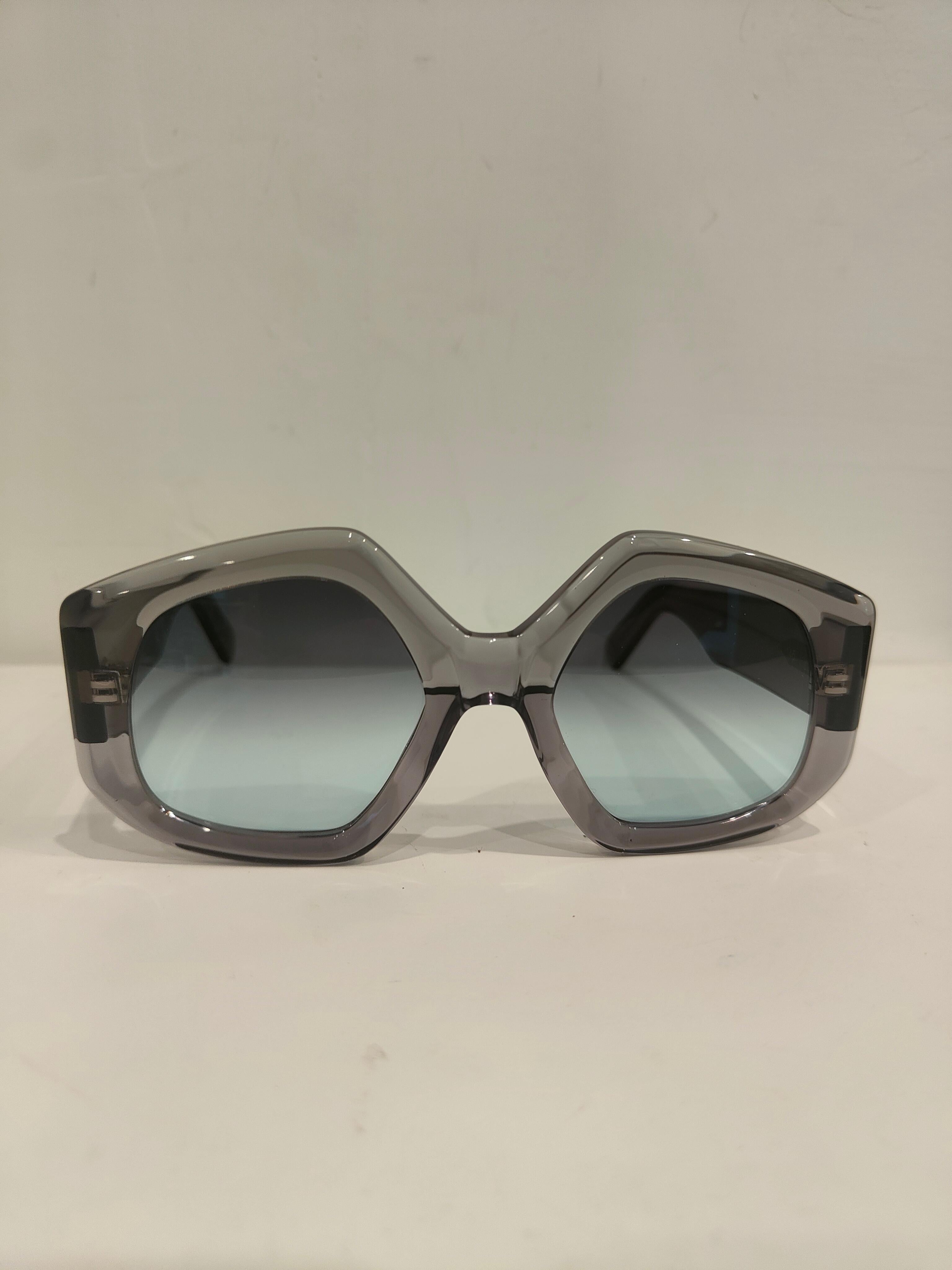 Aru see through polarized sunglasses NWOT
totally made in italy
