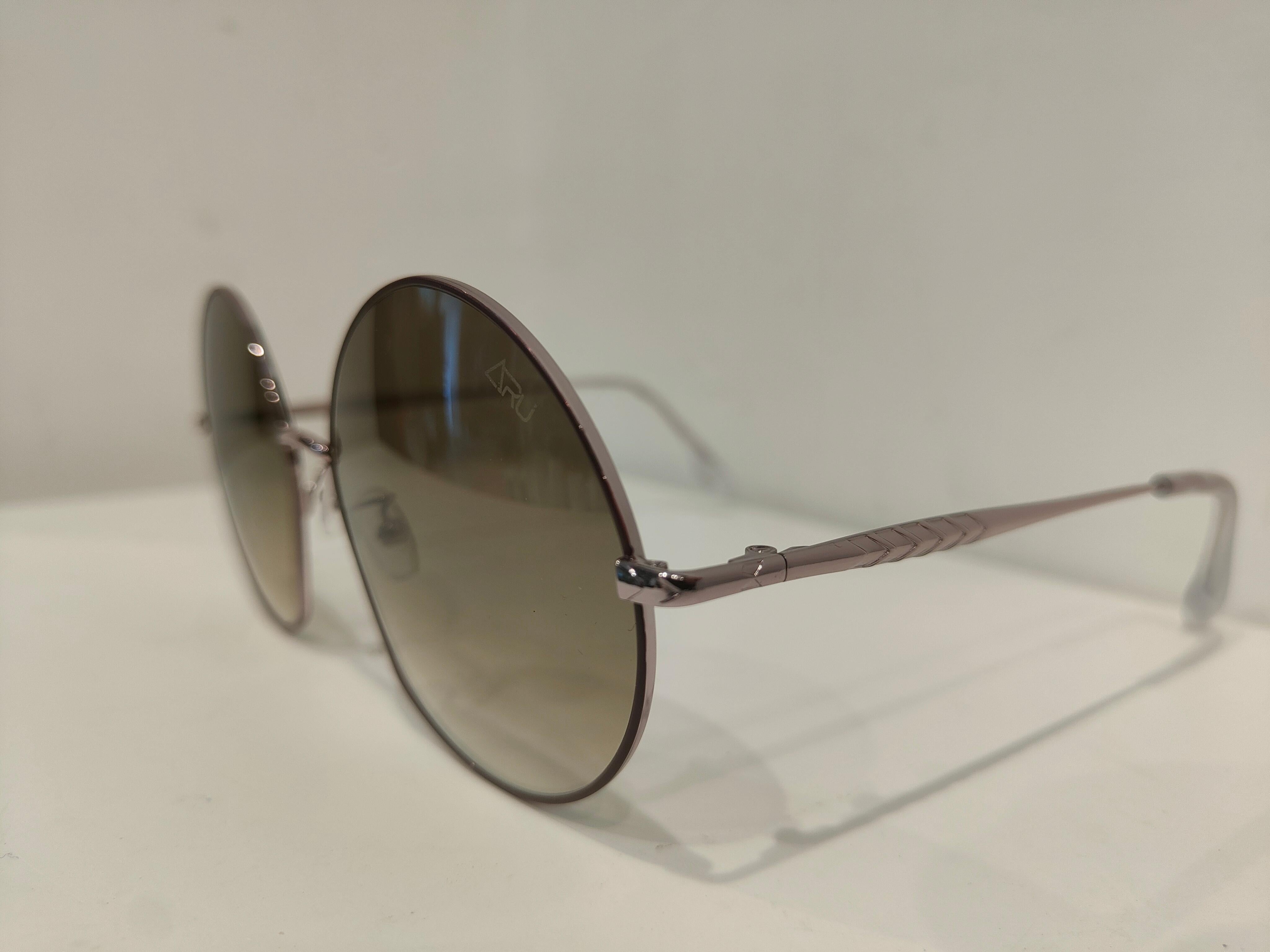 Aru Sunglasses NWOT In New Condition For Sale In Capri, IT