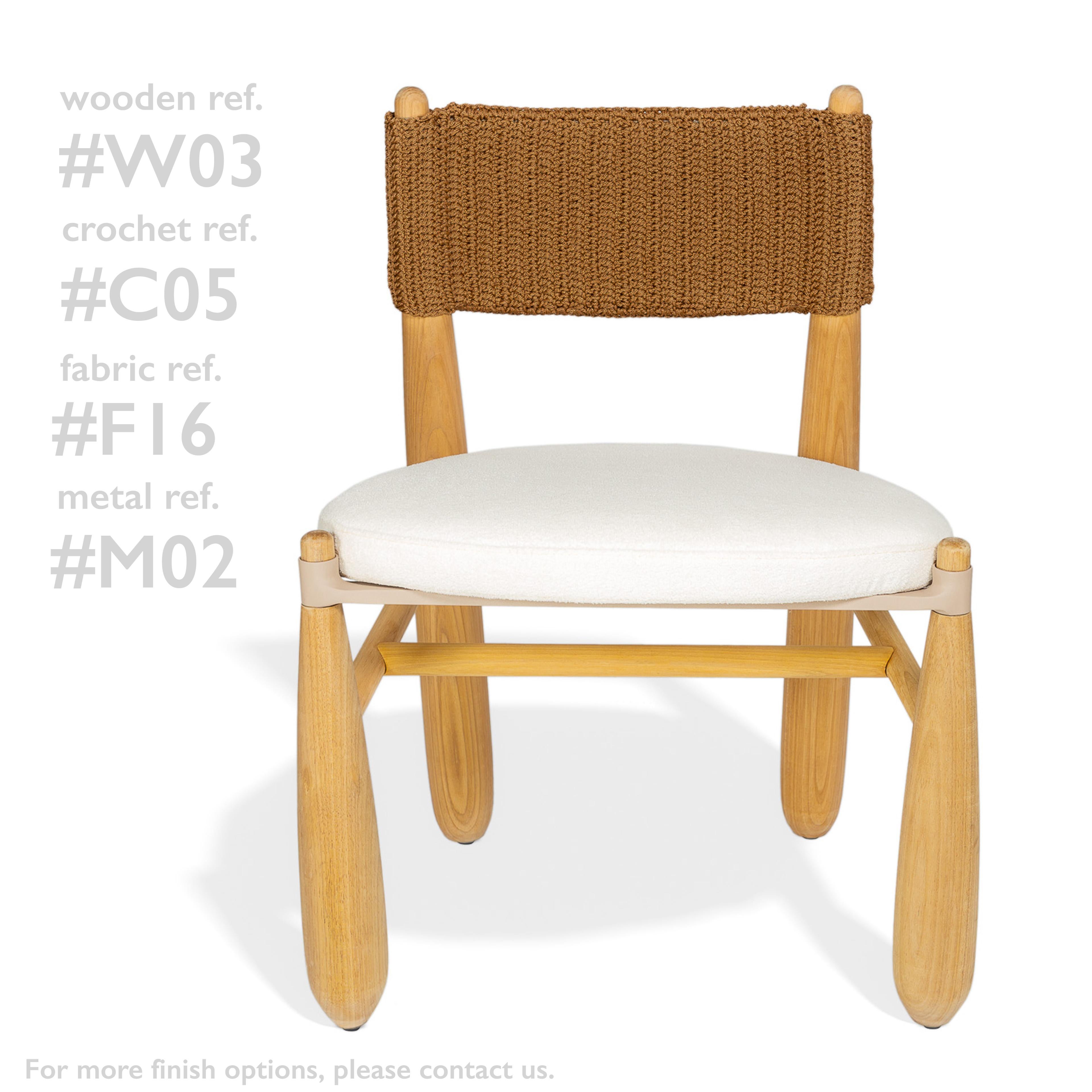 Contemporary Aruanã chair indoor in Solid Wood, Artisanal Techniques Sustainable. For Sale
