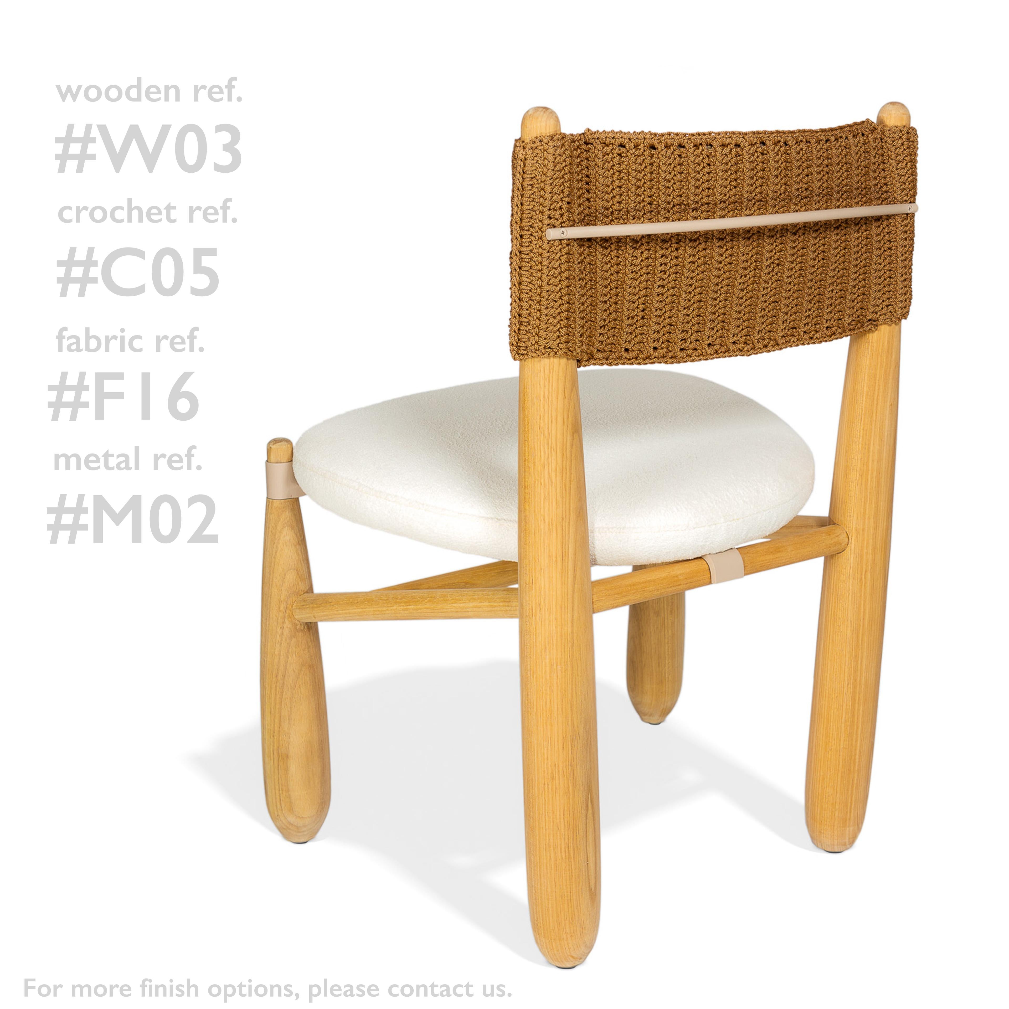 Aruanã chair indoor in Solid Wood, Artisanal Techniques Sustainable. For Sale 1