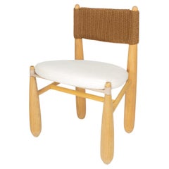 Silla Aruanã de interior en Madera Maciza, Técnicas Artesanales Sostenibles.